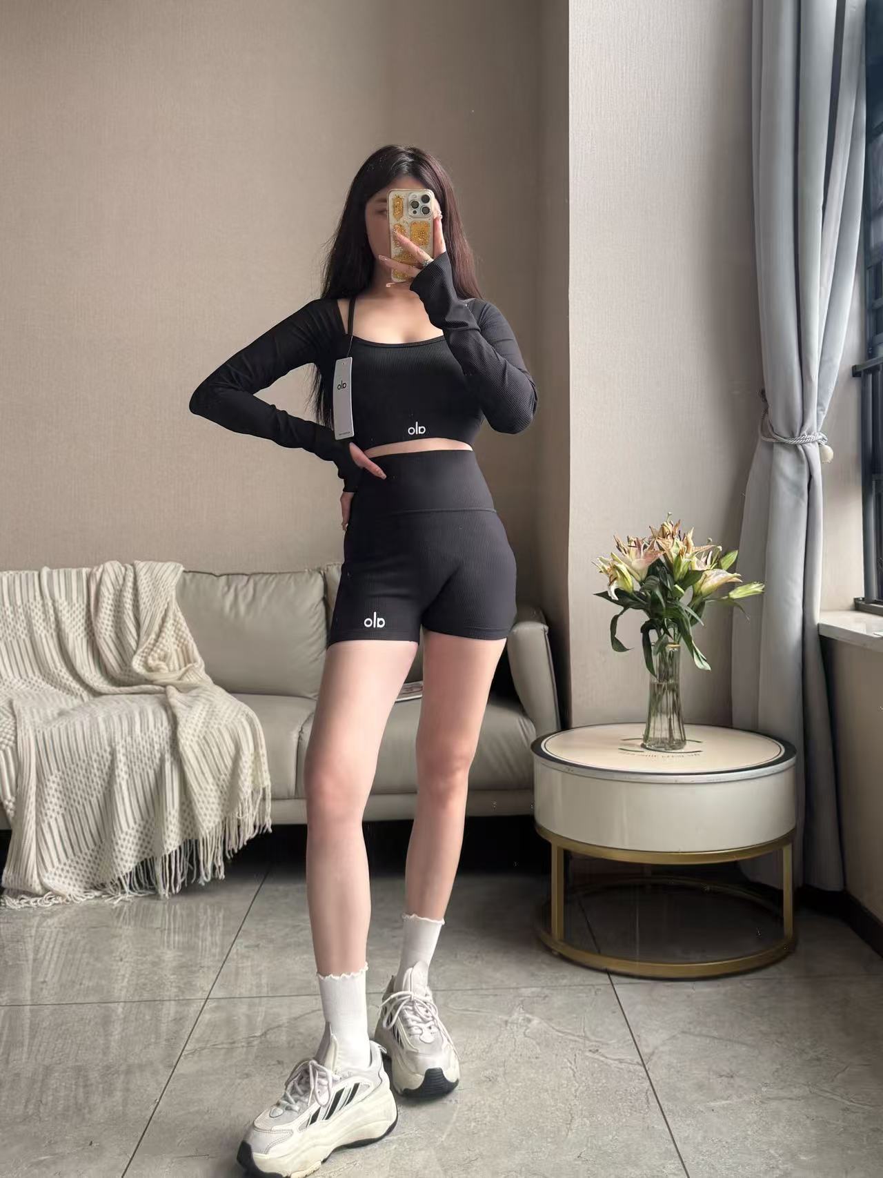 Alo shorts yoga black