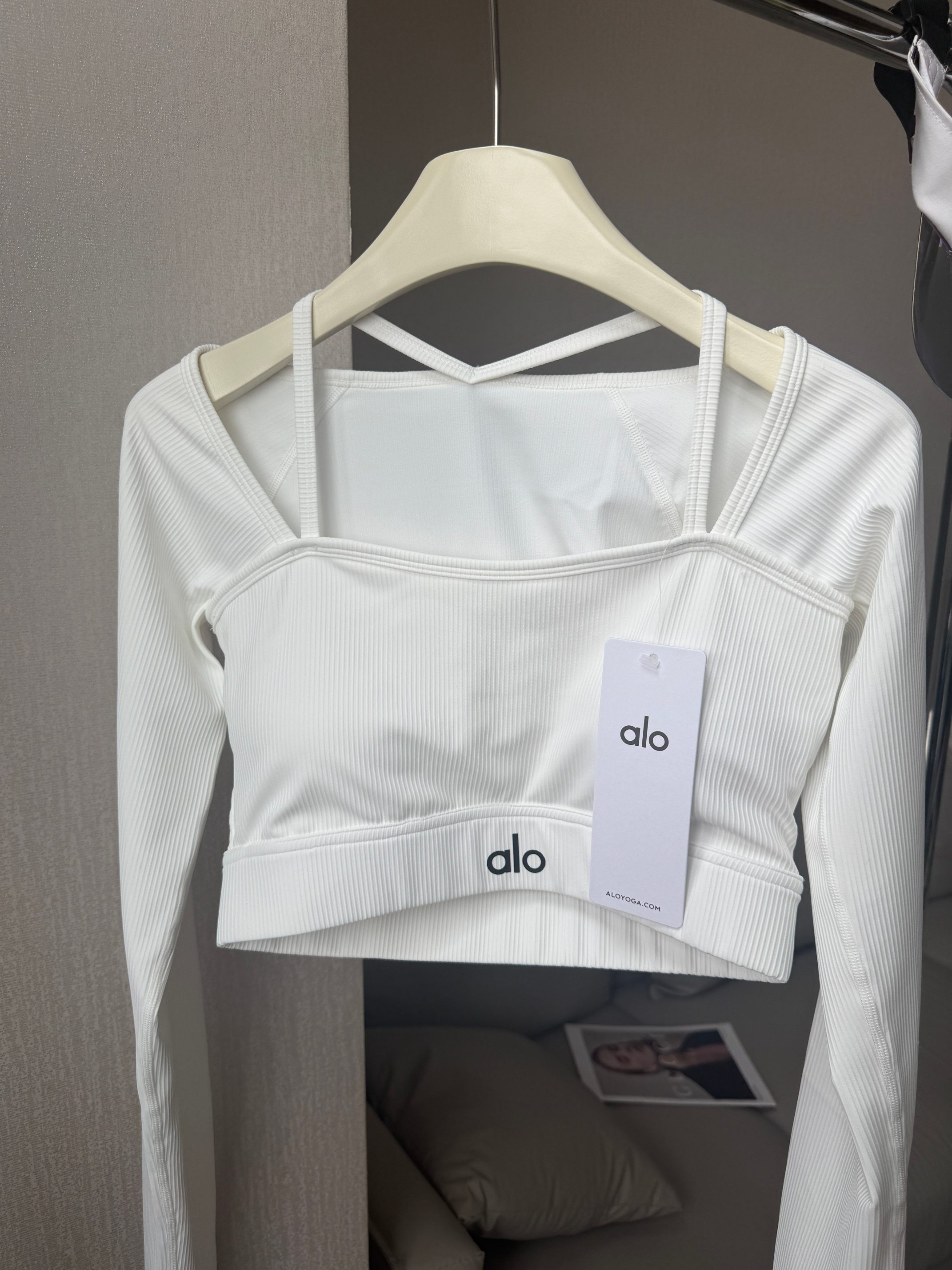 Alo Shorts Aloyoga Women s Yoga Cycling Long Sleeve Suit Top Sling Fake Two-Piece One-Piece Bra Pad