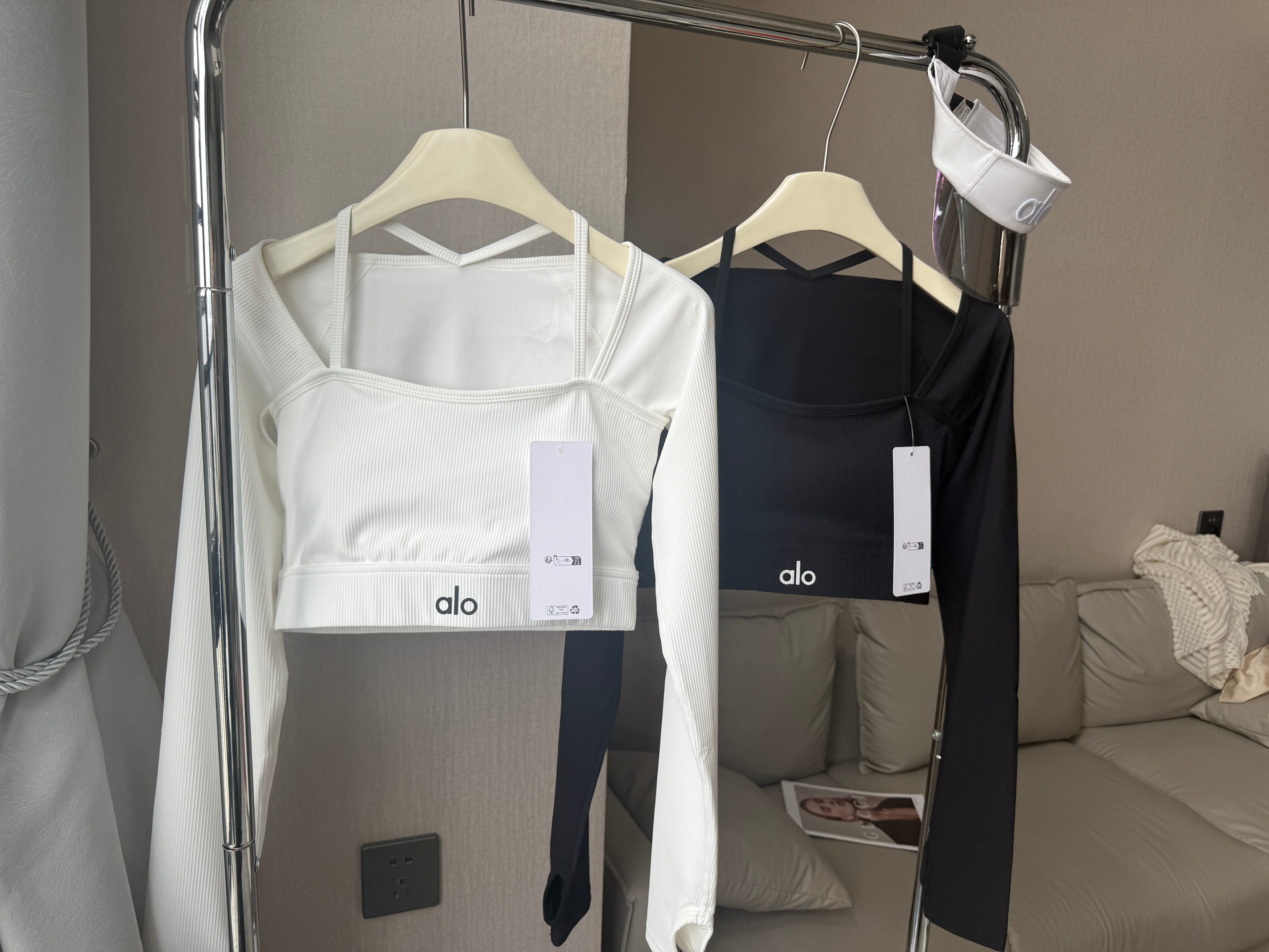 Alo Shorts Aloyoga Women s Yoga Cycling Long Sleeve Suit Top Sling Fake Two-Piece One-Piece Bra Pad