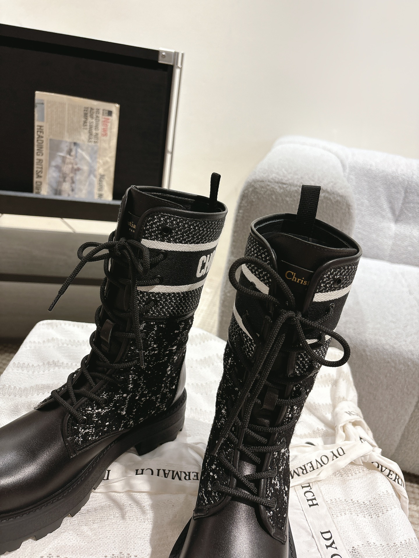 Dior-Major Boots: Stylish Design with Dior-Inspired Details - 图片 4