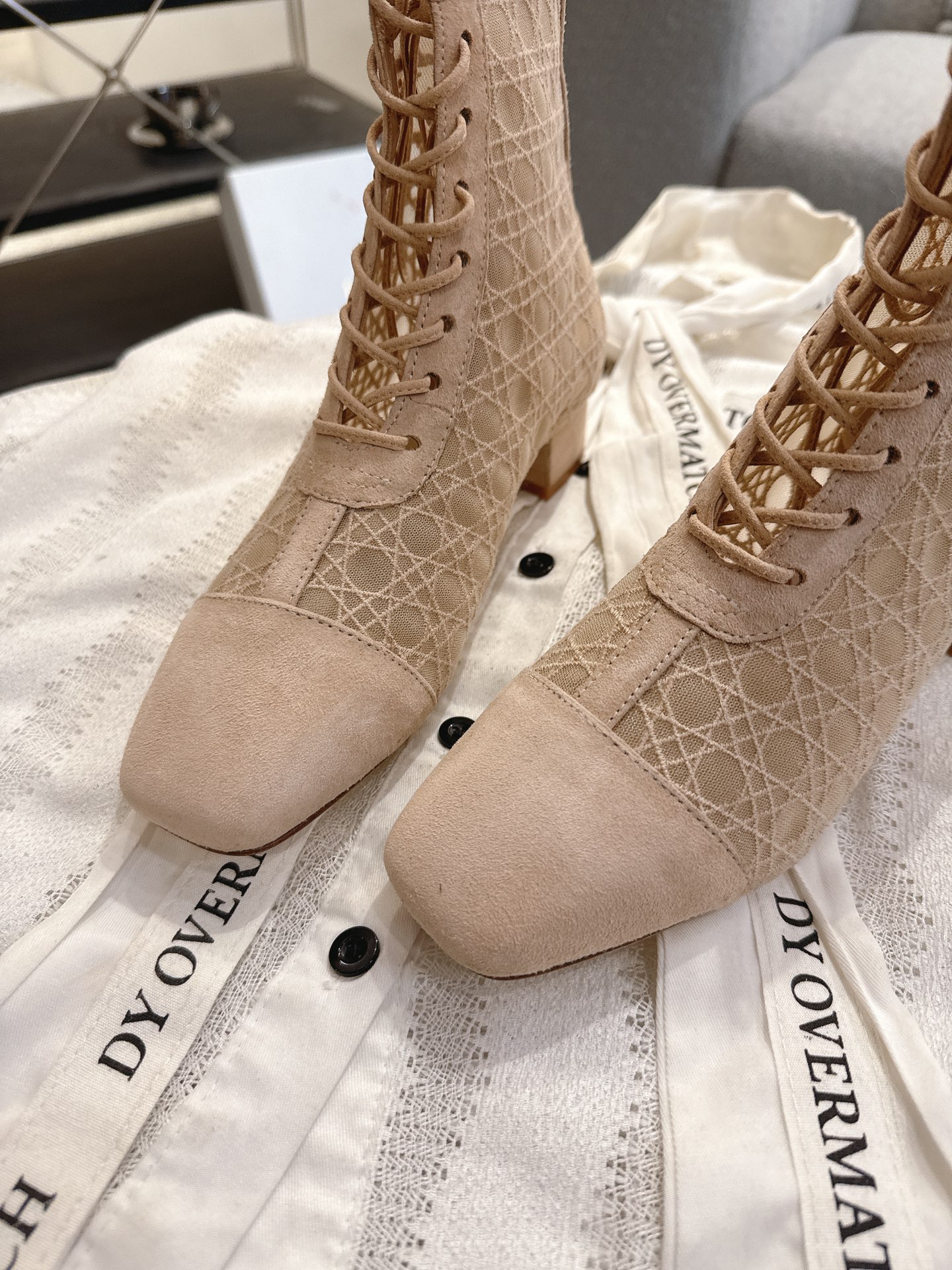 Dior J'ADIOR 刺绣提花 网靴迪奥 Dior 2026春夏最新色 Jardin d’Hiver 提花刺绣字母logo高跟蝴蝶结拼色女鞋 市场 高端版本