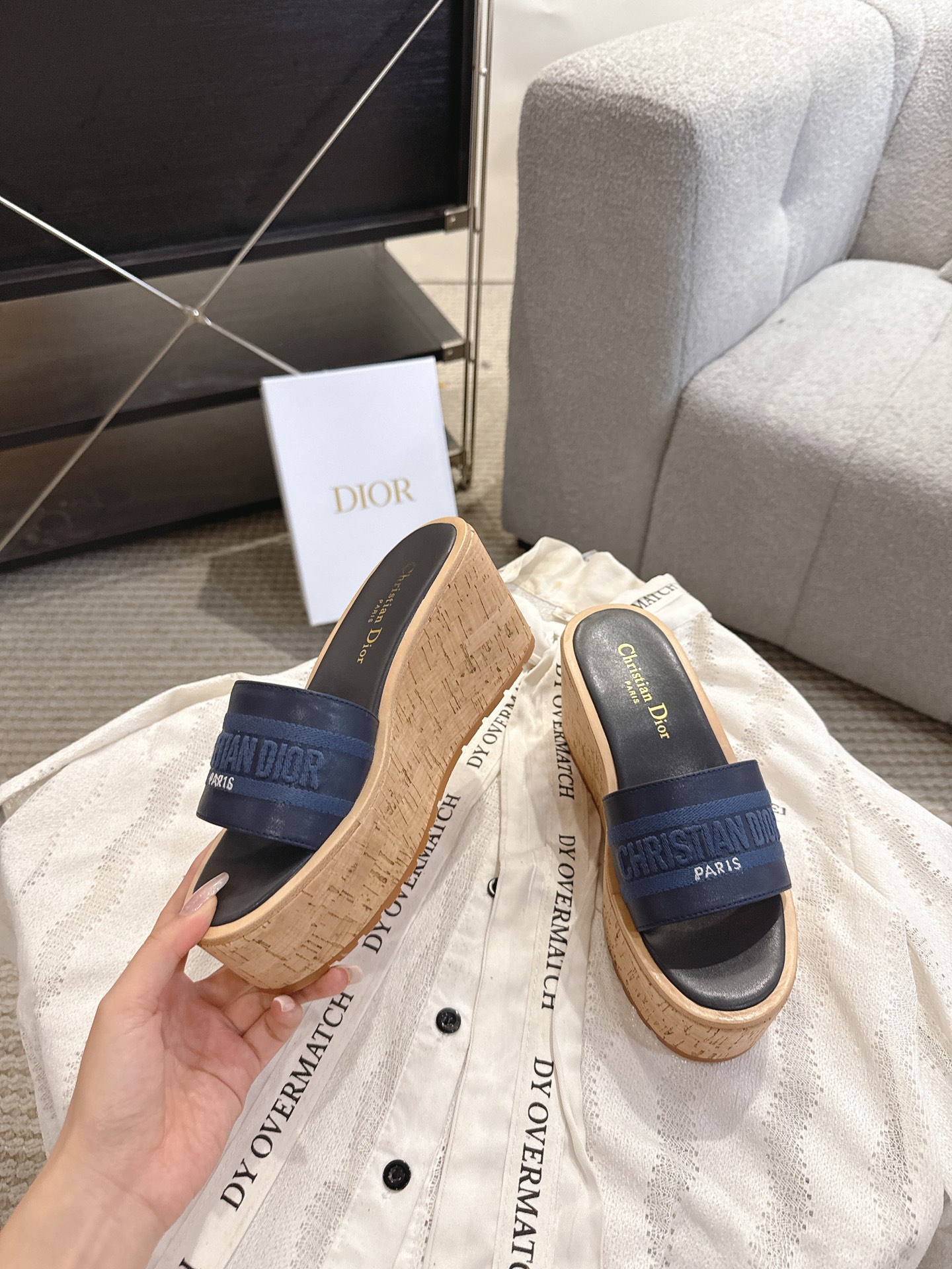 Dior 迪奥 Dior 2025 春夏新款 Dway 果冻色坡跟女鞋 CD字母logo立体刺绣厚底圆头露趾拼色凉拖鞋
