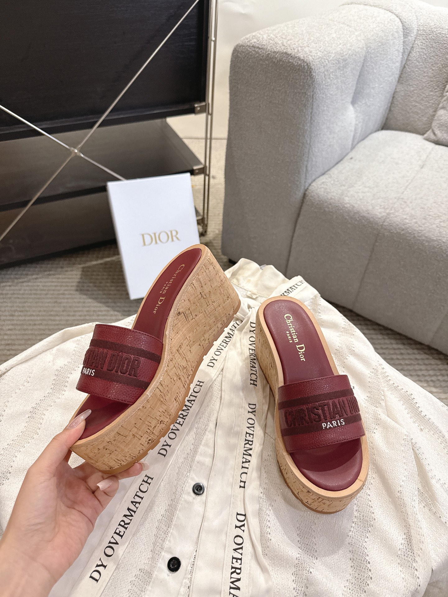 Dior 迪奥 Dior 2025 春夏新款 Dway 果冻色坡跟女鞋 CD字母logo立体刺绣厚底圆头露趾拼色凉拖鞋