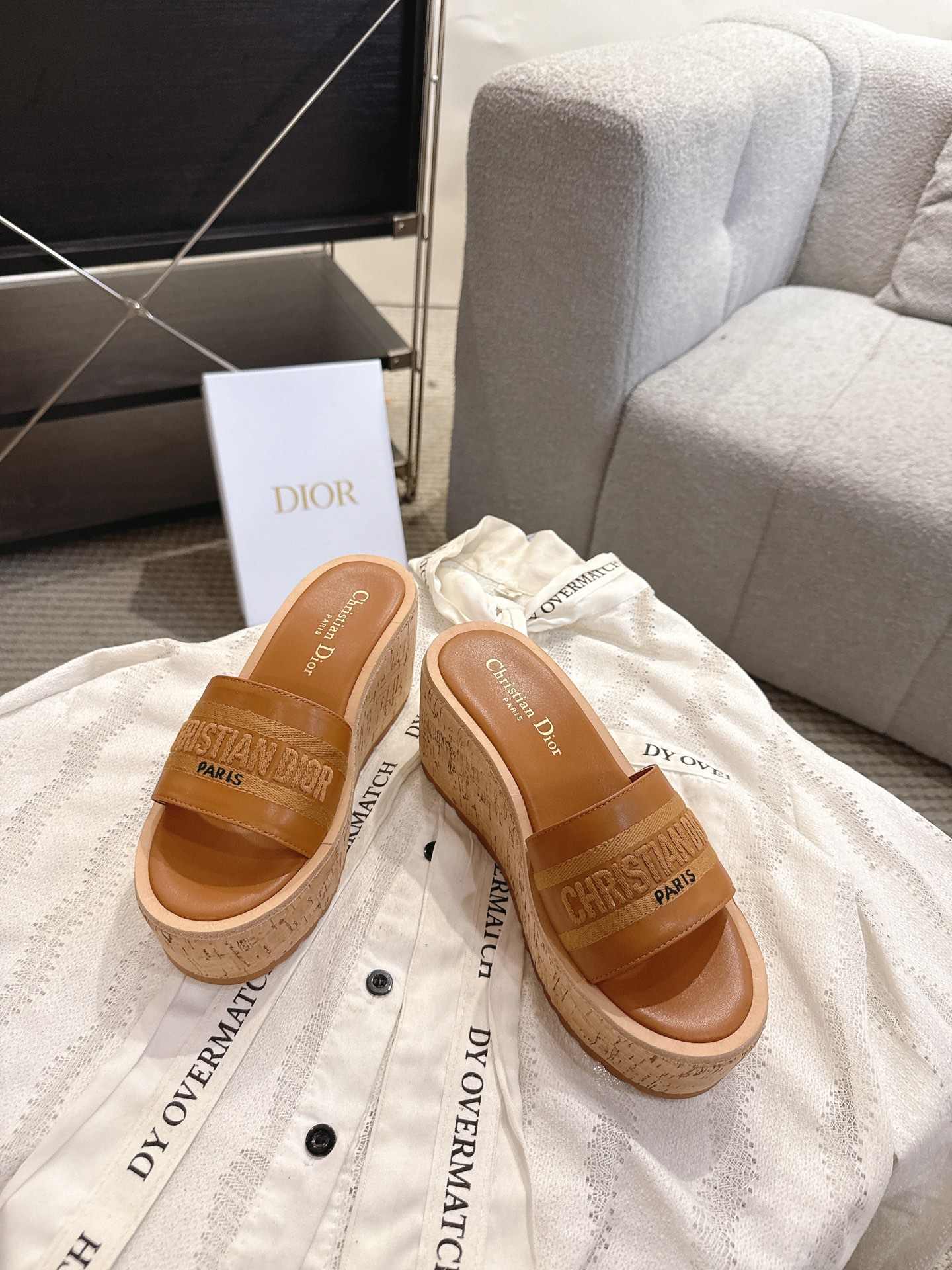 Dior 迪奥 Dior 2025 春夏新款 Dway 果冻色坡跟女鞋 CD字母logo立体刺绣厚底圆头露趾拼色凉拖鞋