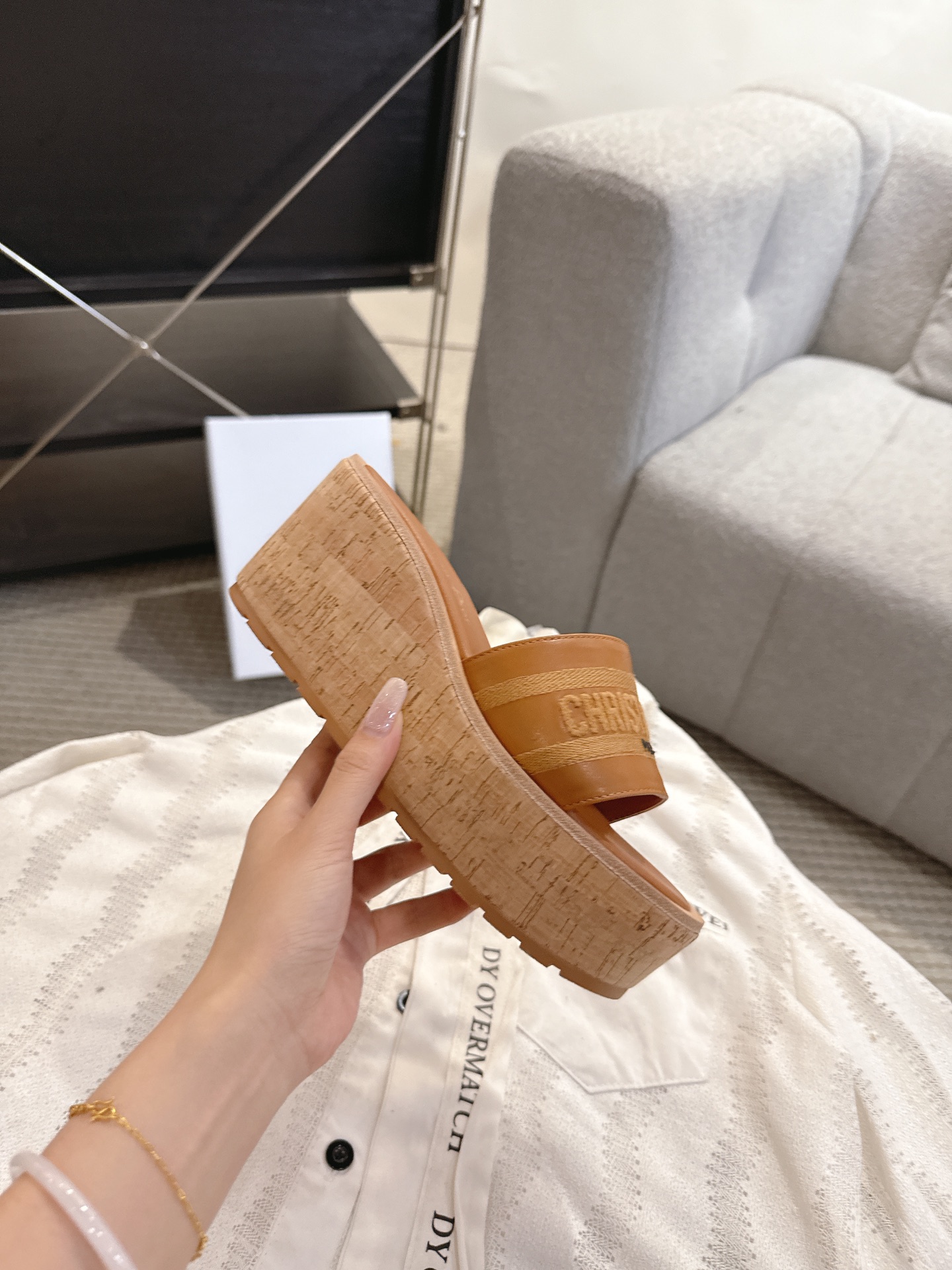 Dior 迪奥 Dior 2025 春夏新款 Dway 果冻色坡跟女鞋 CD字母logo立体刺绣厚底圆头露趾拼色凉拖鞋