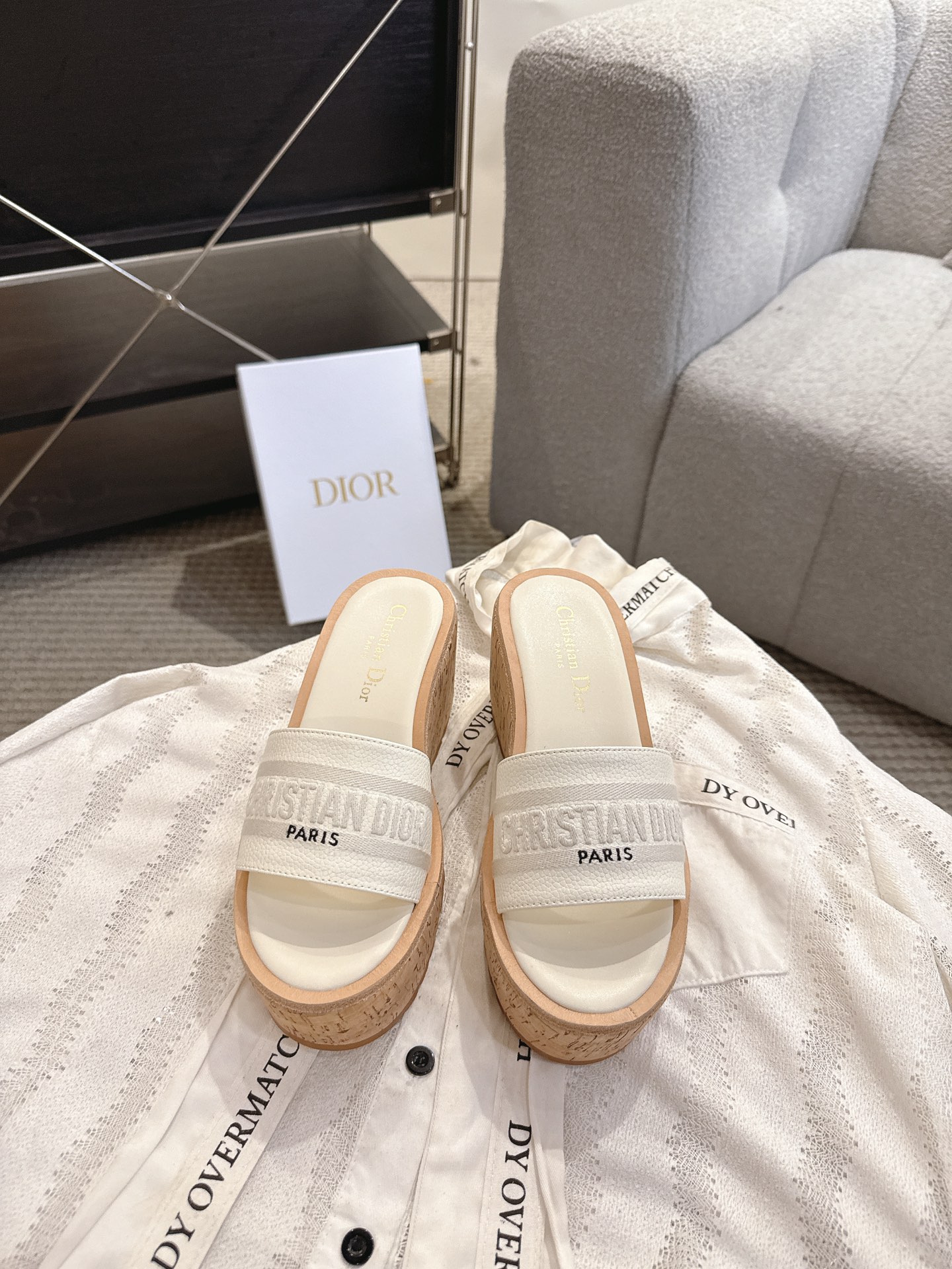Dior 迪奥 Dior 2025 春夏新款 Dway 果冻色坡跟女鞋 CD字母logo立体刺绣厚底圆头露趾拼色凉拖鞋