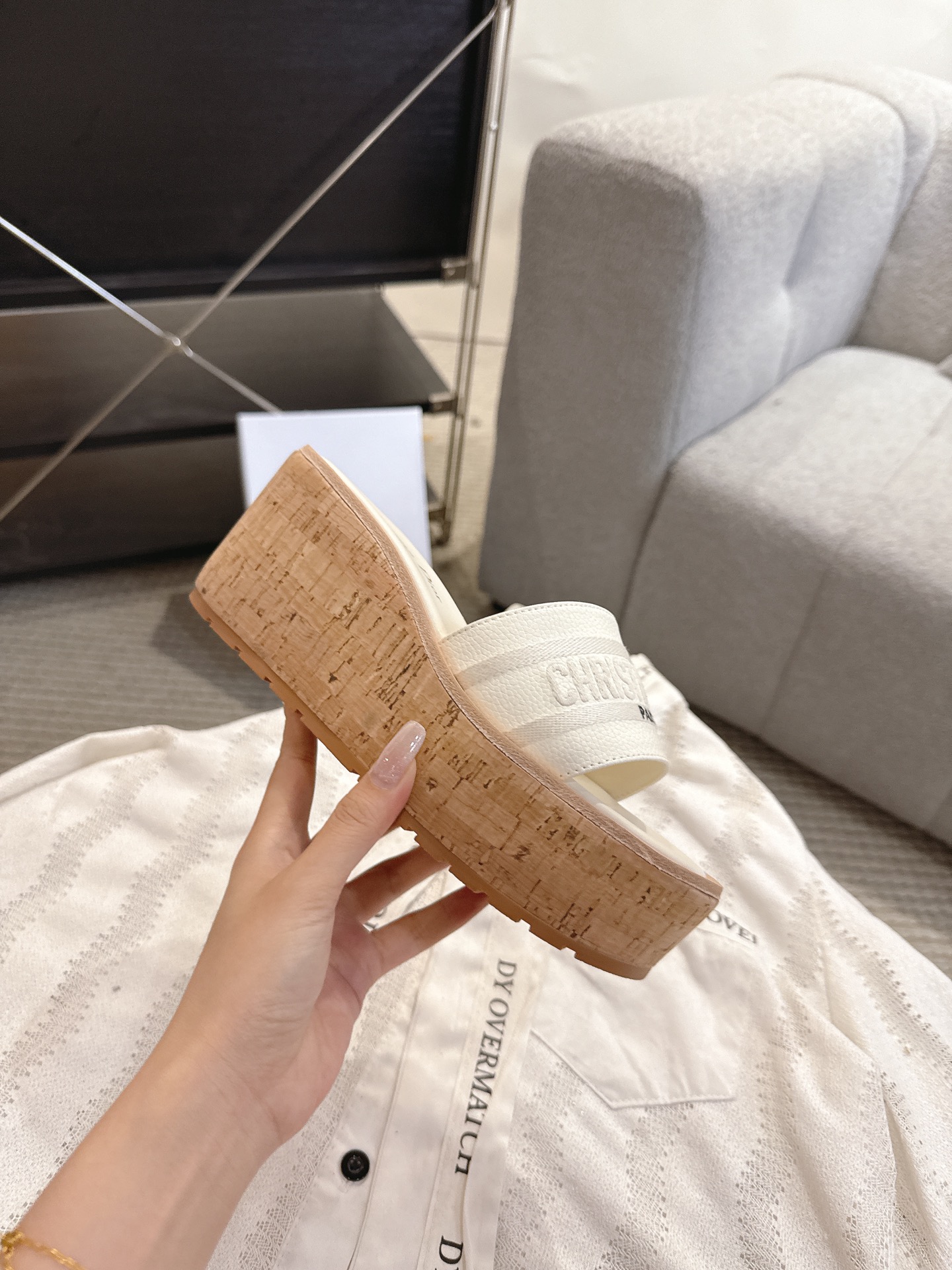 Dior 迪奥 Dior 2025 春夏新款 Dway 果冻色坡跟女鞋 CD字母logo立体刺绣厚底圆头露趾拼色凉拖鞋