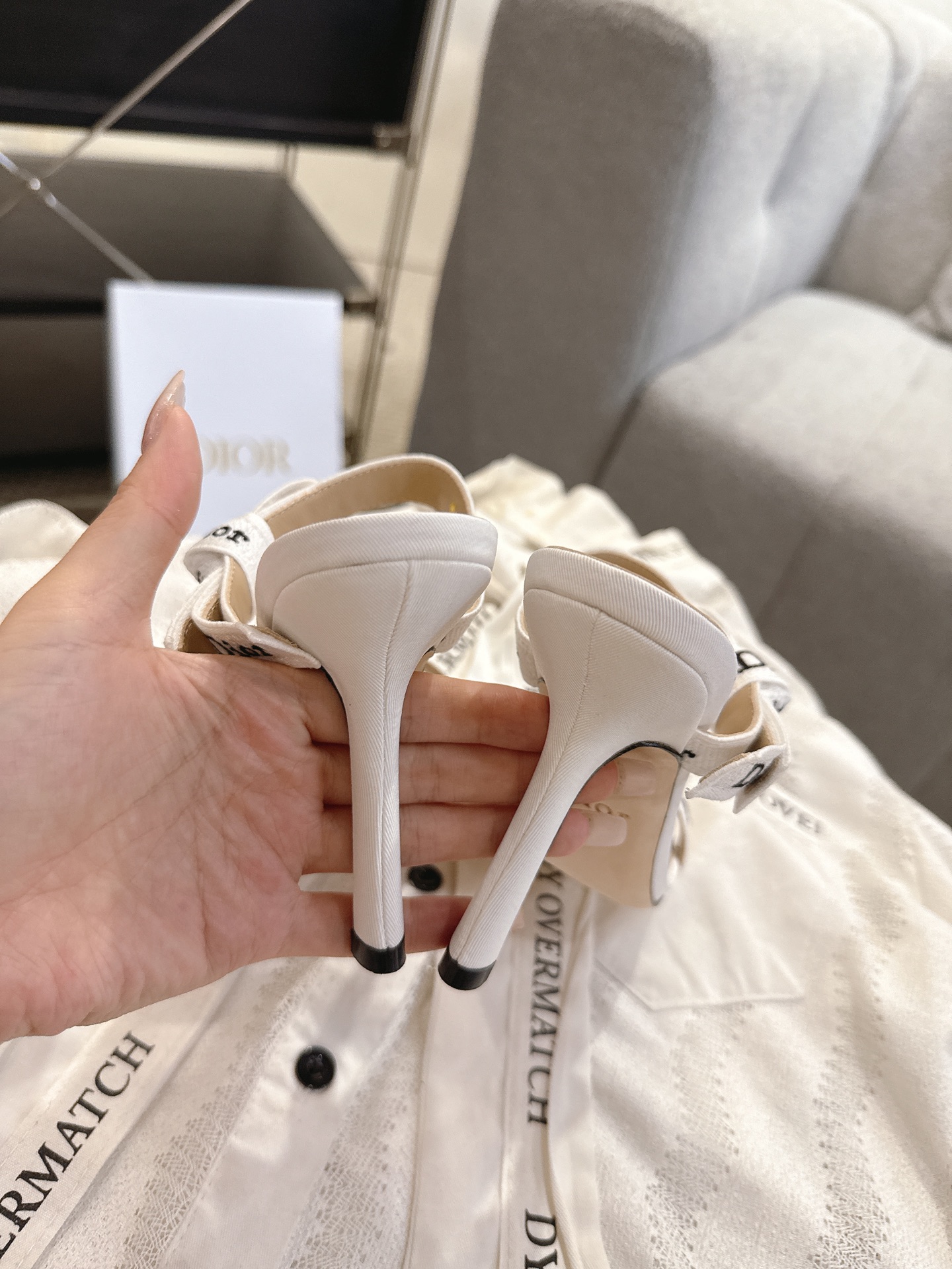Dior J'ADIOR 迪奥 Dior 2026 早春新款高定系列Dentelle高跟蝴蝶结女鞋 CD字母logo立体刺绣方头露趾拼色凉拖鞋 市面