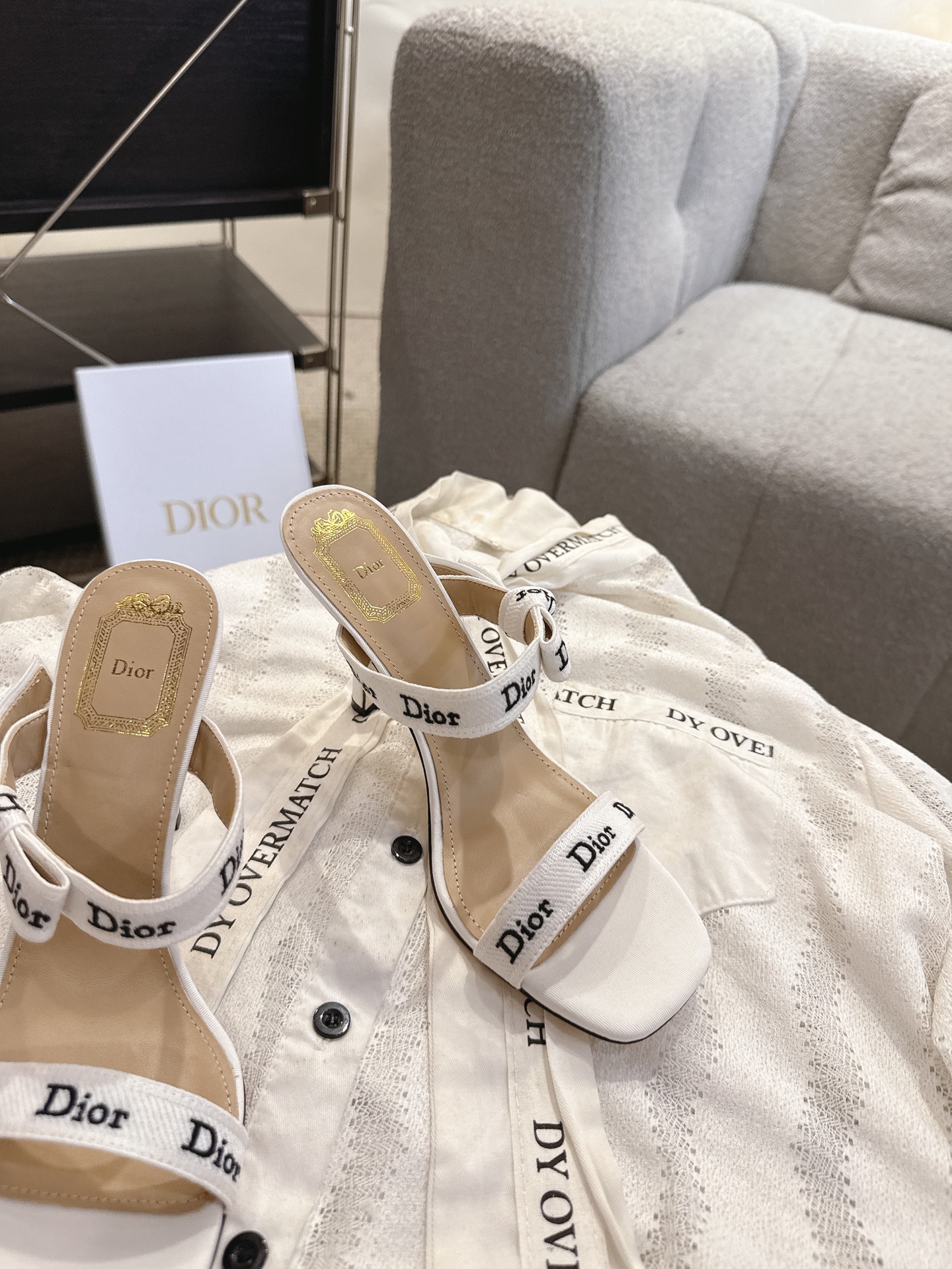 Dior J'ADIOR 迪奥 Dior 2026 早春新款高定系列Dentelle高跟蝴蝶结女鞋 CD字母logo立体刺绣方头露趾拼色凉拖鞋 市面