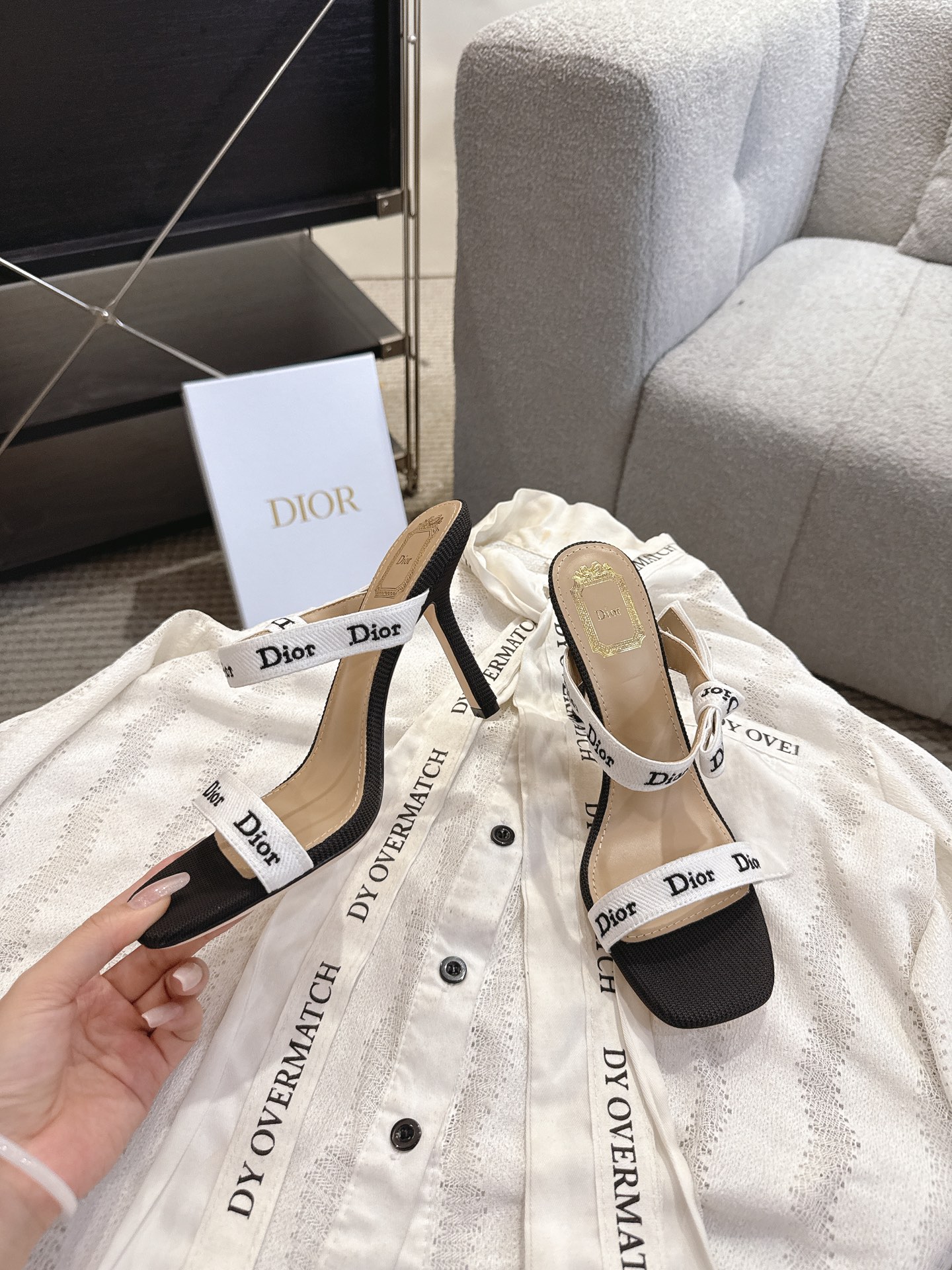 Dior J'ADIOR 迪奥 Dior 2026 早春新款高定系列Dentelle果冻色高跟蝴蝶结女鞋 CD字母logo立体刺绣方头露趾拼色凉拖鞋 市面
