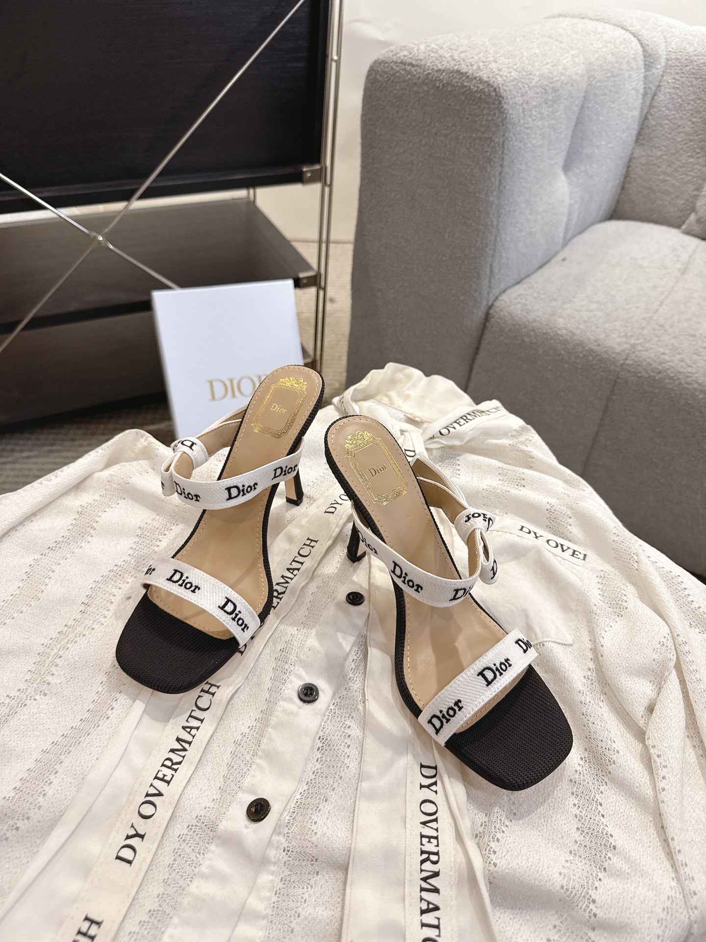 Dior J'ADIOR 迪奥 Dior 2026 早春新款高定系列Dentelle果冻色高跟蝴蝶结女鞋 CD字母logo立体刺绣方头露趾拼色凉拖鞋 市面