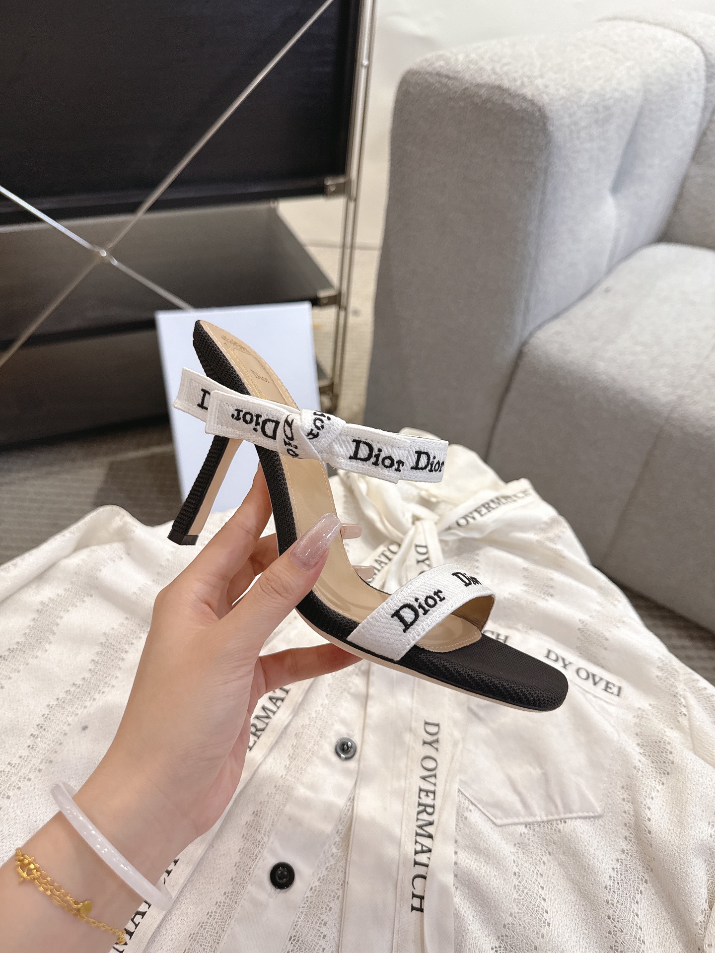 Dior J'ADIOR 迪奥 Dior 2026 早春新款高定系列Dentelle果冻色高跟蝴蝶结女鞋 CD字母logo立体刺绣方头露趾拼色凉拖鞋 市面