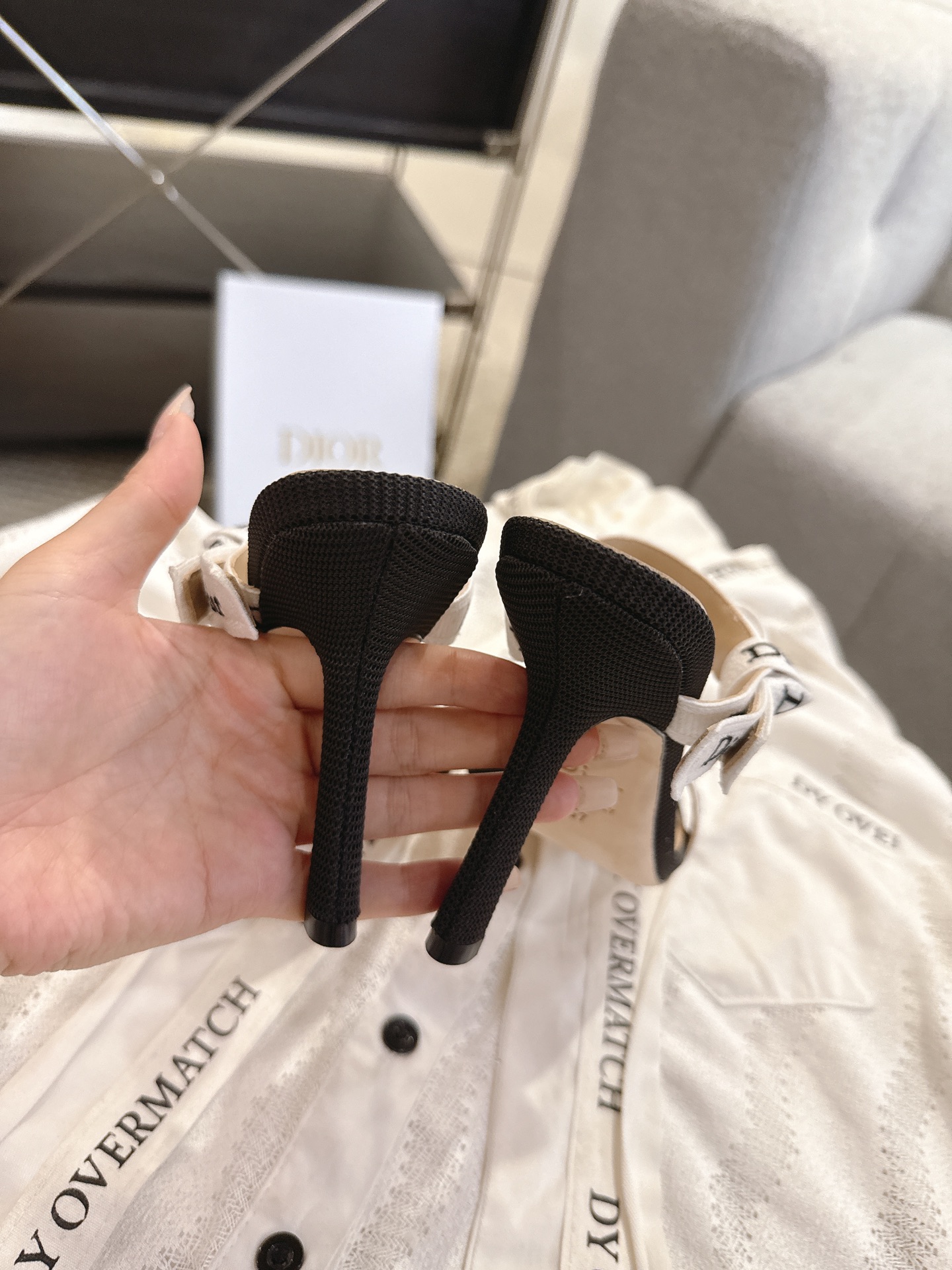 Dior J'ADIOR 迪奥 Dior 2026 早春新款高定系列Dentelle果冻色高跟蝴蝶结女鞋 CD字母logo立体刺绣方头露趾拼色凉拖鞋 市面