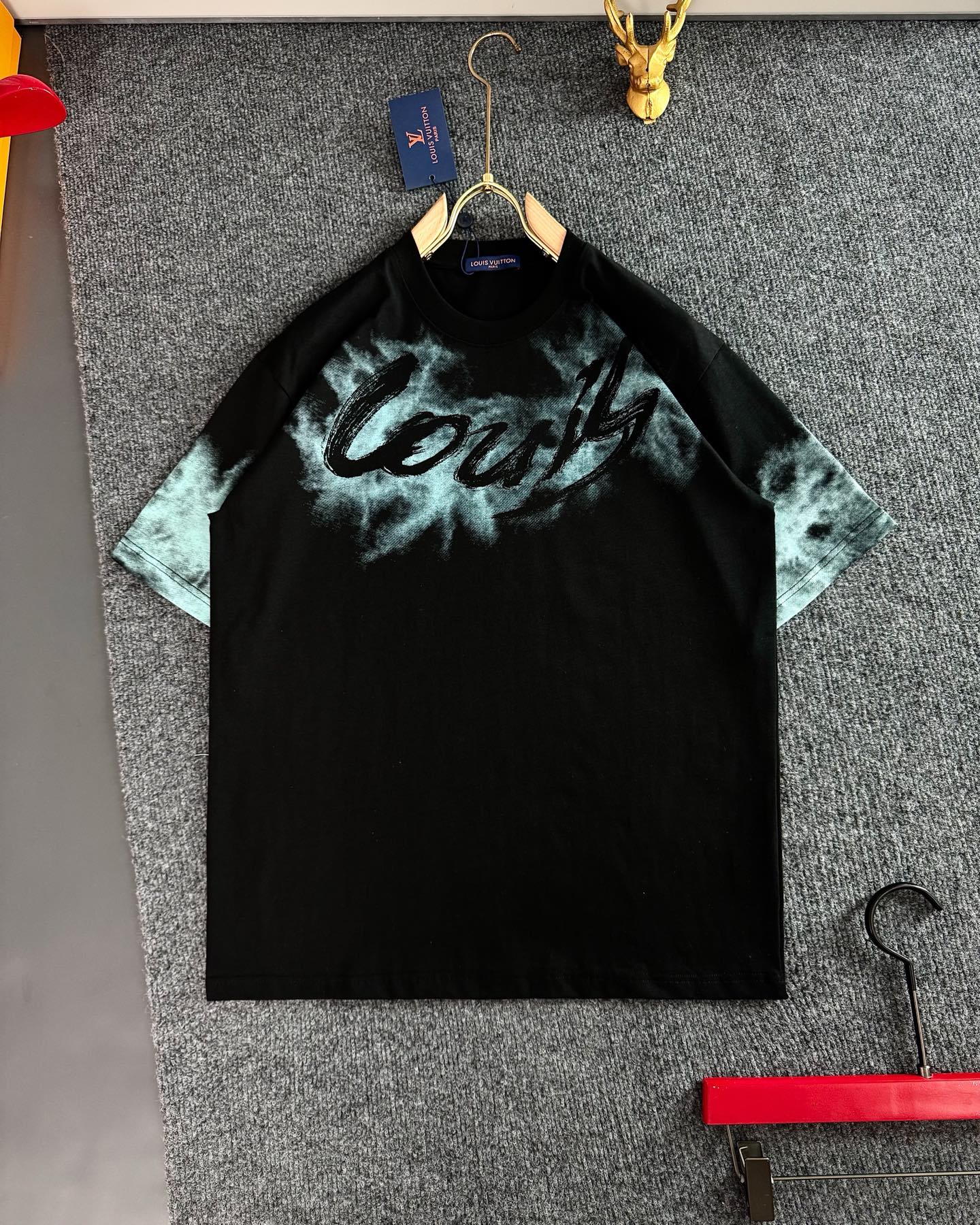 NO:128382,L Brand* 25 Spring and Summer Latest Top Edition, Front and Back Hot Pictures and Printed Letters Fusion of Trendy Short Sleeves, Top Quality Counter Original Single Short Sleeves, Top Production Technology Pure Cotton Fabric, Special Design for the counter, Use imported high-end custom imported silk thread to feel first-class!  Official website for sale!  Heavy T-shirt with three complete specifications S—XXL, T-shirt,tees, t-shirt,alexander wang19860909L牌* 25春夏最新最顶级版 前后烫图加印身字母 融合潮流短袖,最顶级的品质专柜原单短袖,顶级制作工艺 纯棉面料,专柜款独特设计,采用进口高端订制进口丝线手感一流！官网在售！重磅T恤 三标齐全 码数S—XXL,,T-shirt,tees，t-shirt,alexander wang,Men's clothing