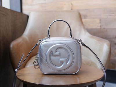 Gucci Blondie Flawless Cosmetic Bags Silver
