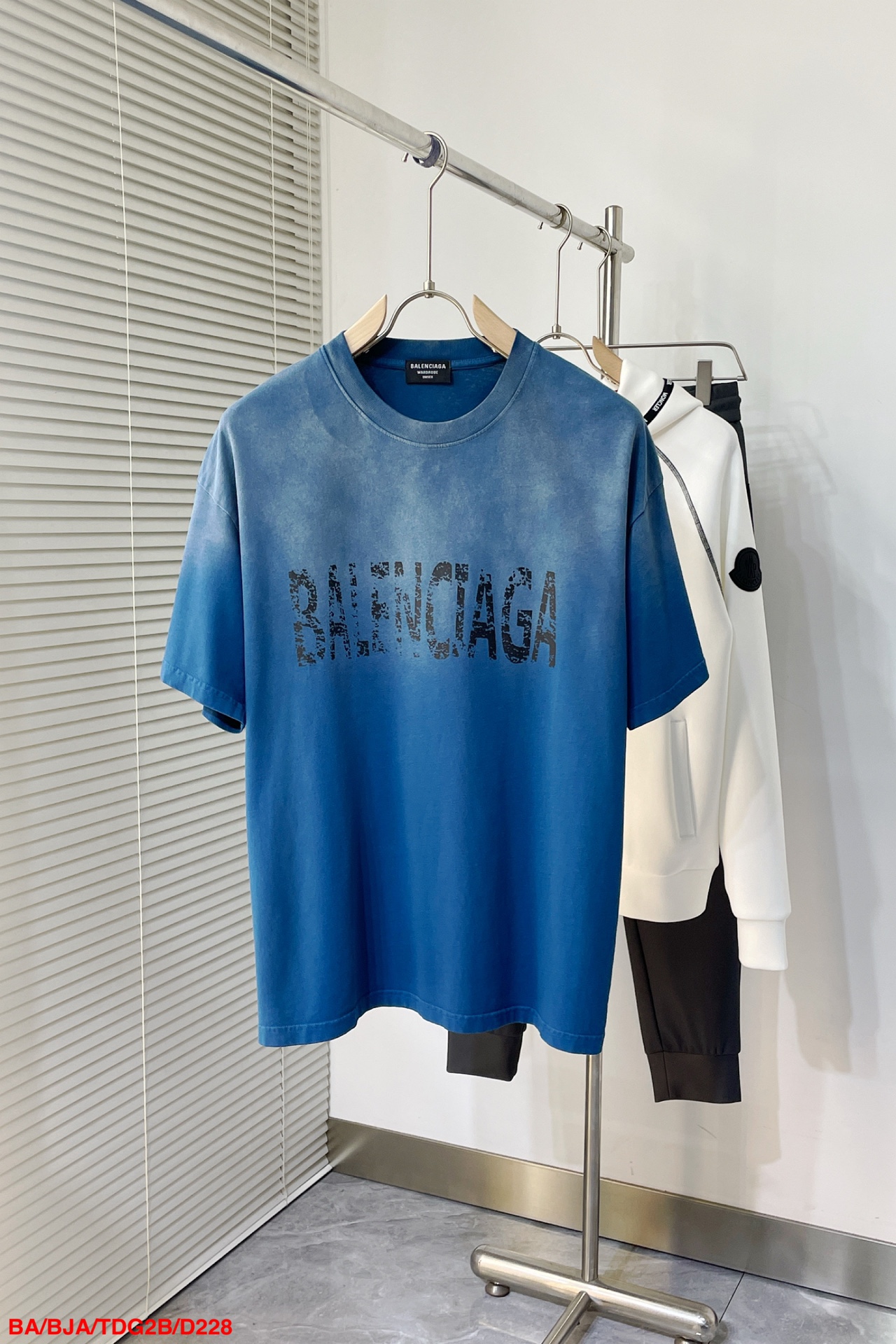 Balenciaga Best
 Kleding T-Shirt Zwart Wit Afdrukken Katoen Lentecollectie Korte mouw