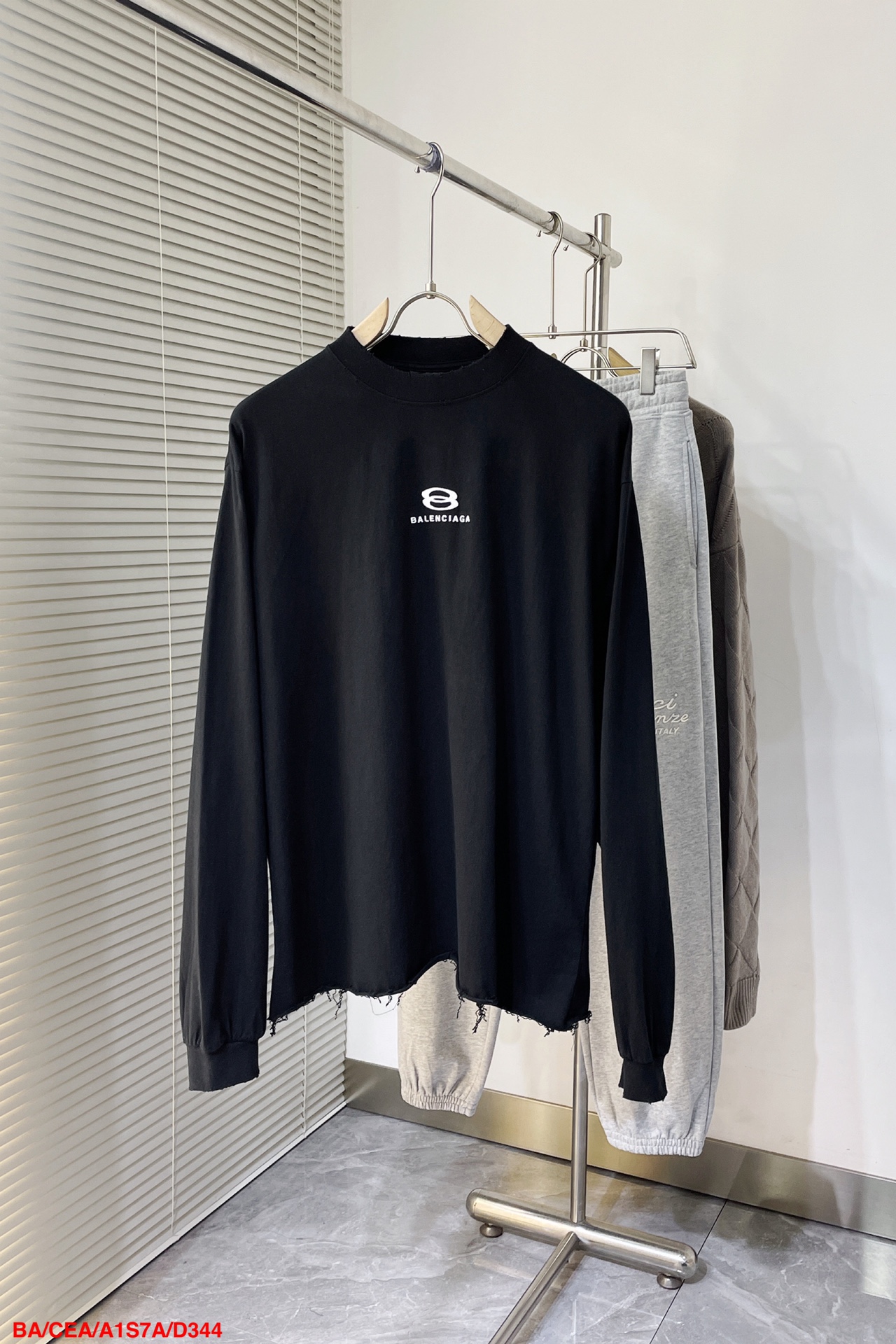 Balenciaga Kleding T-Shirt Borduurwerk Unisex Lange mouw