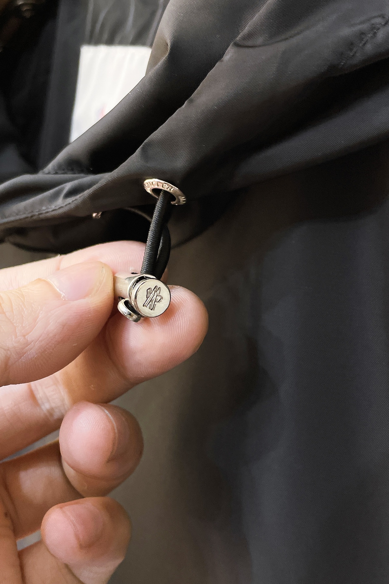 Moncler 2024SS Waterproof Jackets: High-Quality, Stylish, and Environmentally Sustainable - 图片 8