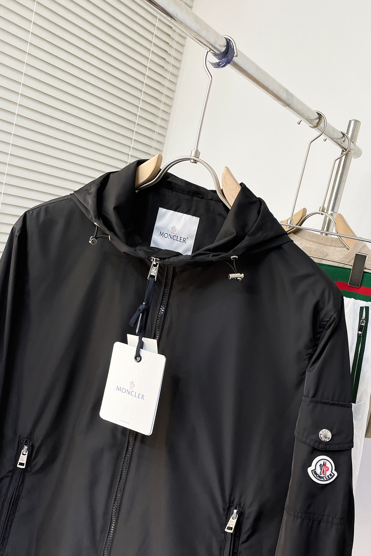 Moncler 2024SS Waterproof Jackets: High-Quality, Stylish, and Environmentally Sustainable - 图片 5