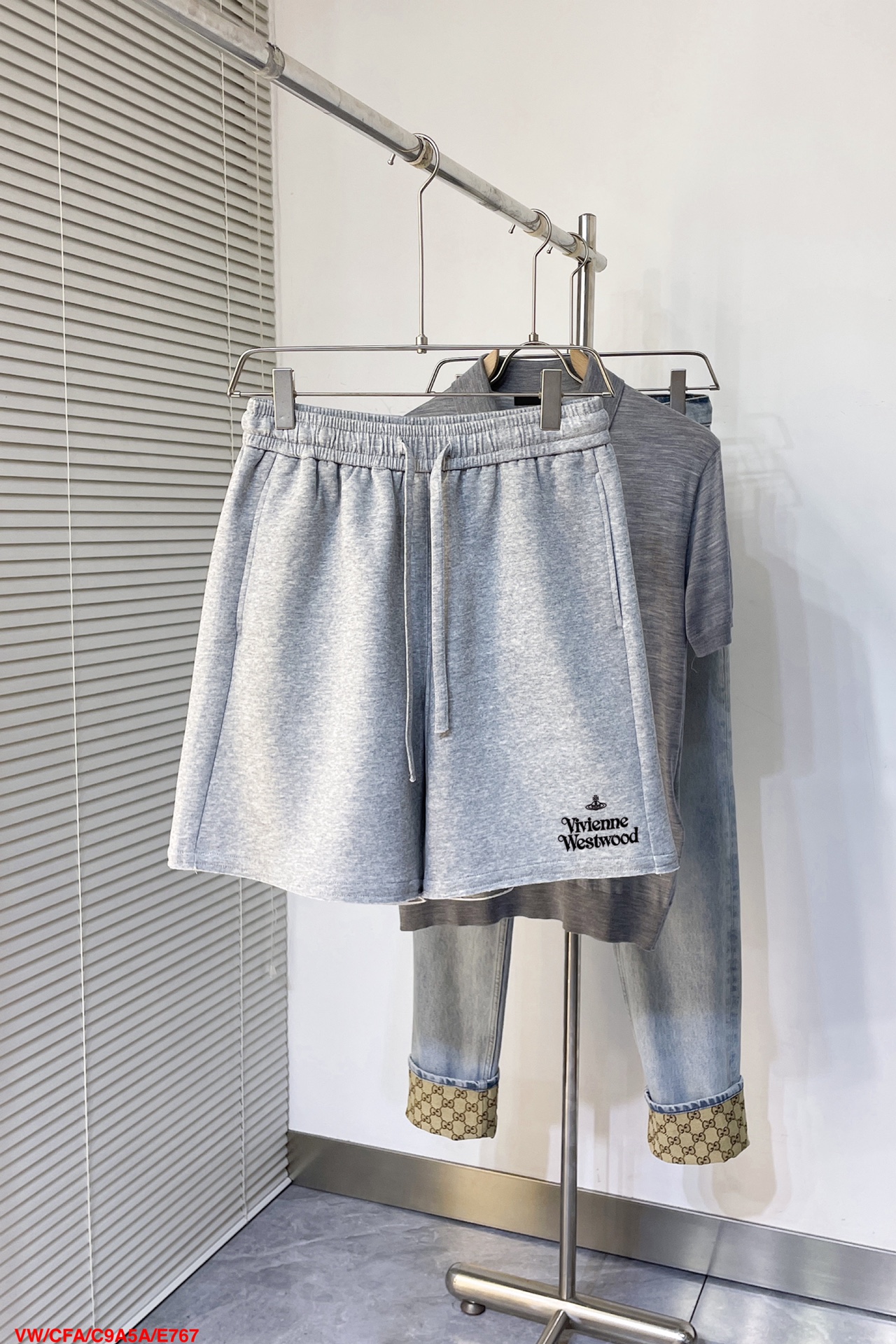 NO:135725,E767 VW Queen Mother, 25 summer new shorts This minimalist expresses a modern attitude. Facial fabric 63.1 cotton 36.9 polyester Qianwei Ultra-thin composite fabric, the overall texture is more powerful, carries the innovative spirit, the iconic enamel logo adds the finishing touch Size M-2XL, shorts, alexander wang19860909E767 VW西太后 25夏新款短裤 这款极简表达现代态度.面布63.1棉36.9聚酯倩维 超薄复合面料 整体更显质感有力 承载创新精神, 标志性的涂珐琅徽标平添点睛之笔 尺码M-2XL,,shorts,alexander wang,Men's clothing