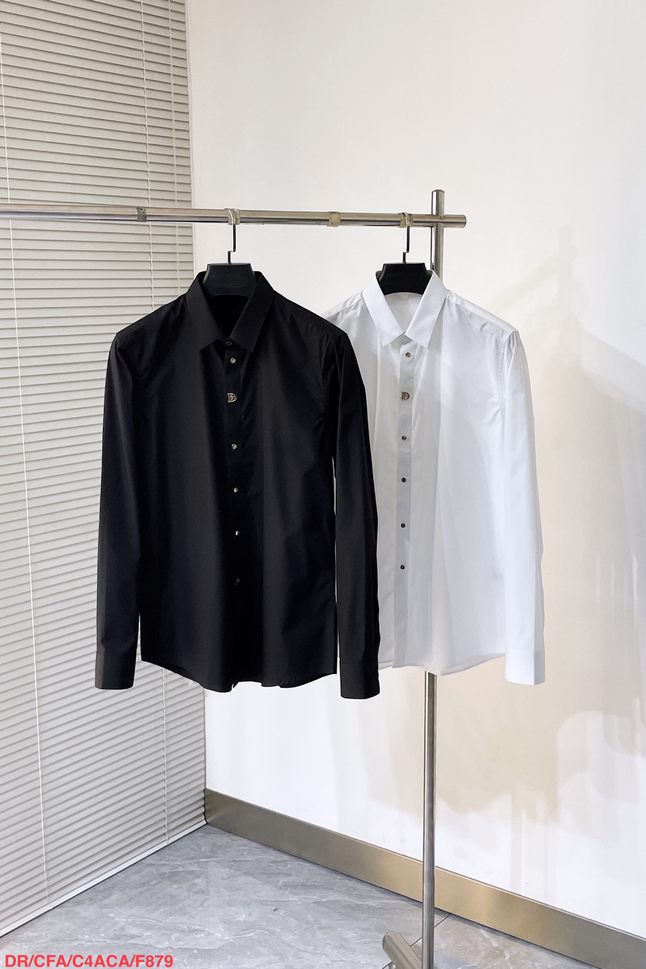 “New Custom High-End Long Sleeve Shirt: Comfortable, Impeccable Design, High Quality”