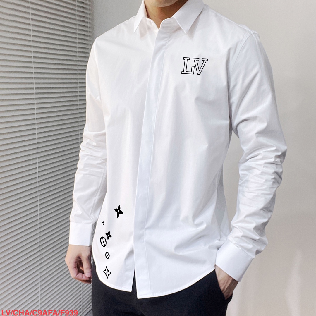 NO:126800,F939 LV Louis Vuitton LV is available at the same time for sale, fashionable and casual lapel long-sleeved shirts, imported original technology fabrics, extremely complex workmanship, the only channel to be used as a purchasing agent level, classic printing craft letter logo, extremely high grade, comfortable and versatile, handsome and stylish upper body, 38-42 black and white colors,,louis vuitton,louis vuitton,shirts,alexander wang19860909F939 LV路易威登 LV 专柜同步有售,时尚休闲翻领长袖衬衫,进口原版科技面料,做工极为复杂,唯一可以做代购级别的渠道狠货,经典印花工艺字母logo,档次极高,舒适百搭,上身帅气有型,码数38-42 黑白两色,,louis vuitton,louis vuitton,shirts,alexander wang,Men's clothing