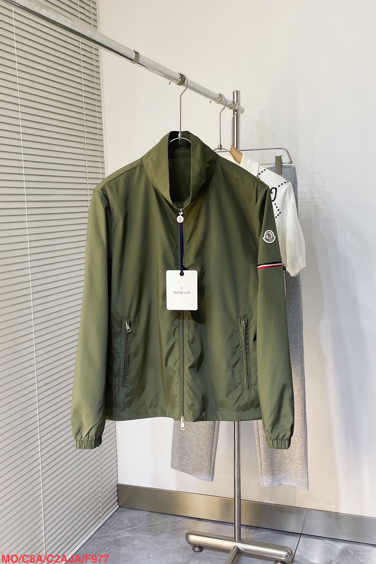 “High-End Moncler Jackets: Stylish, Comfortable, and Exclusive Fashion Designs” - 图片 2