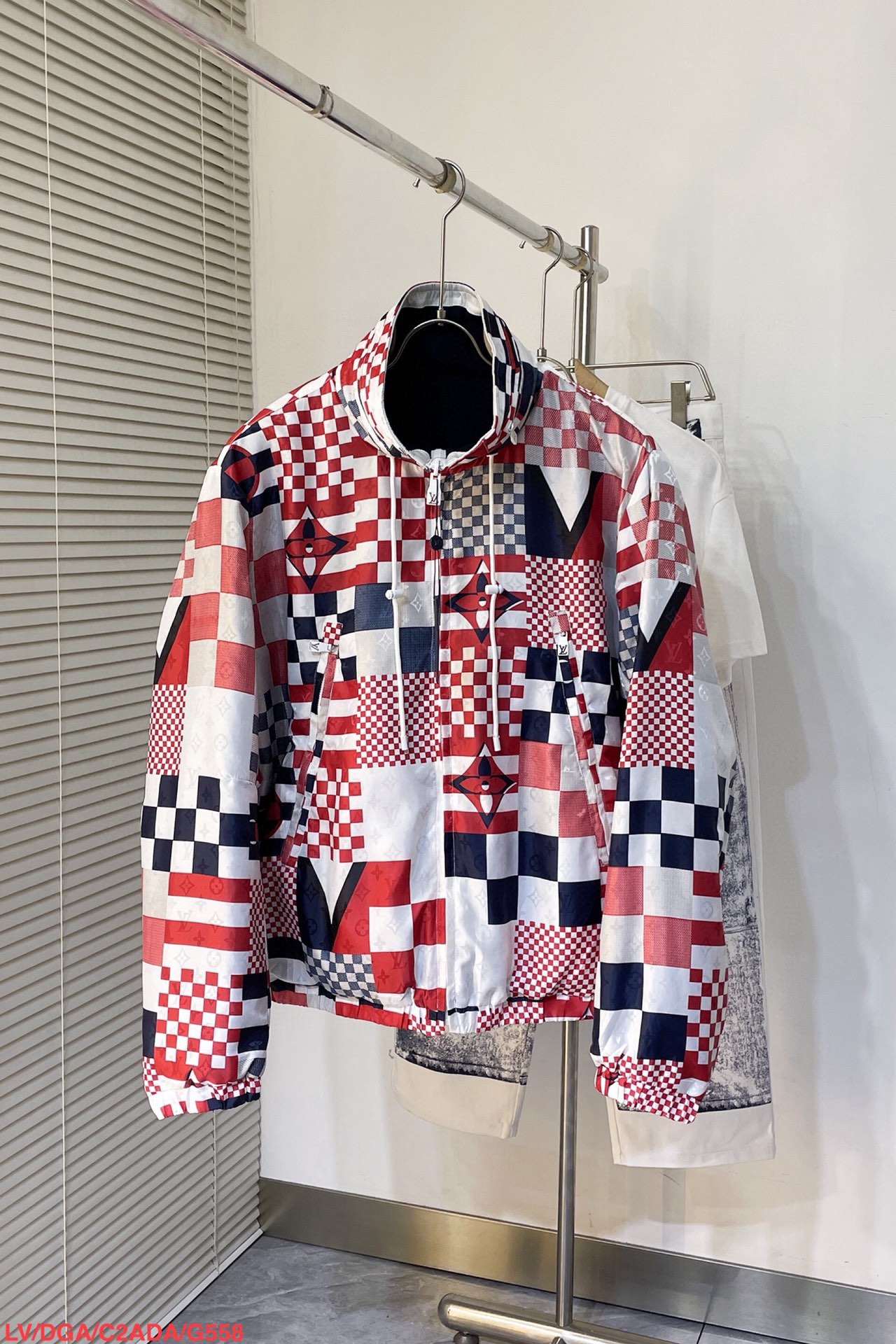 _dl_9srQr98LpWTgJBUZzUnIAhRUV0oWYY64CPxQ