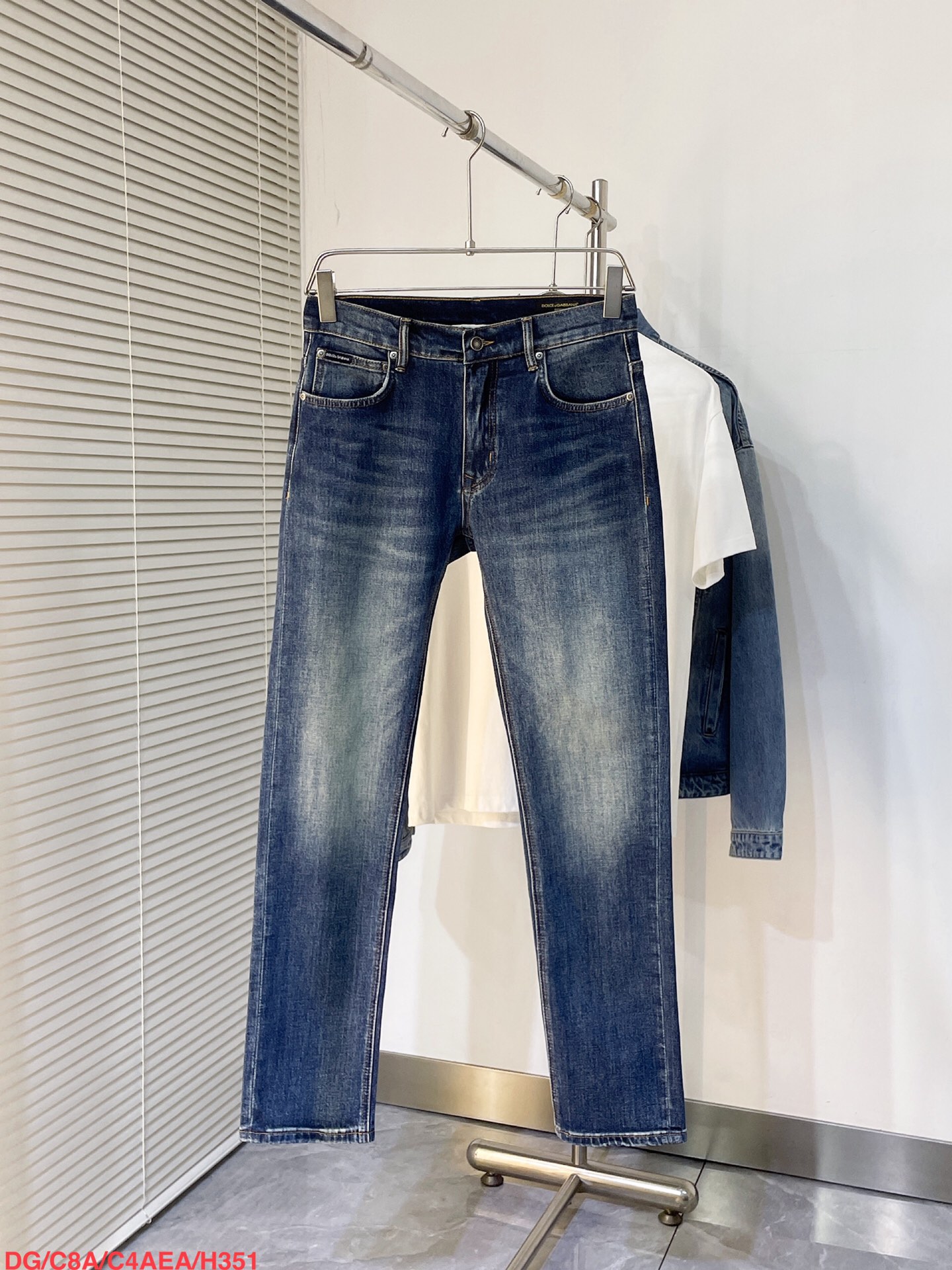 What’s the best to buy replica
 Dolce & Gabbana Good
 Clothing Jeans Casual