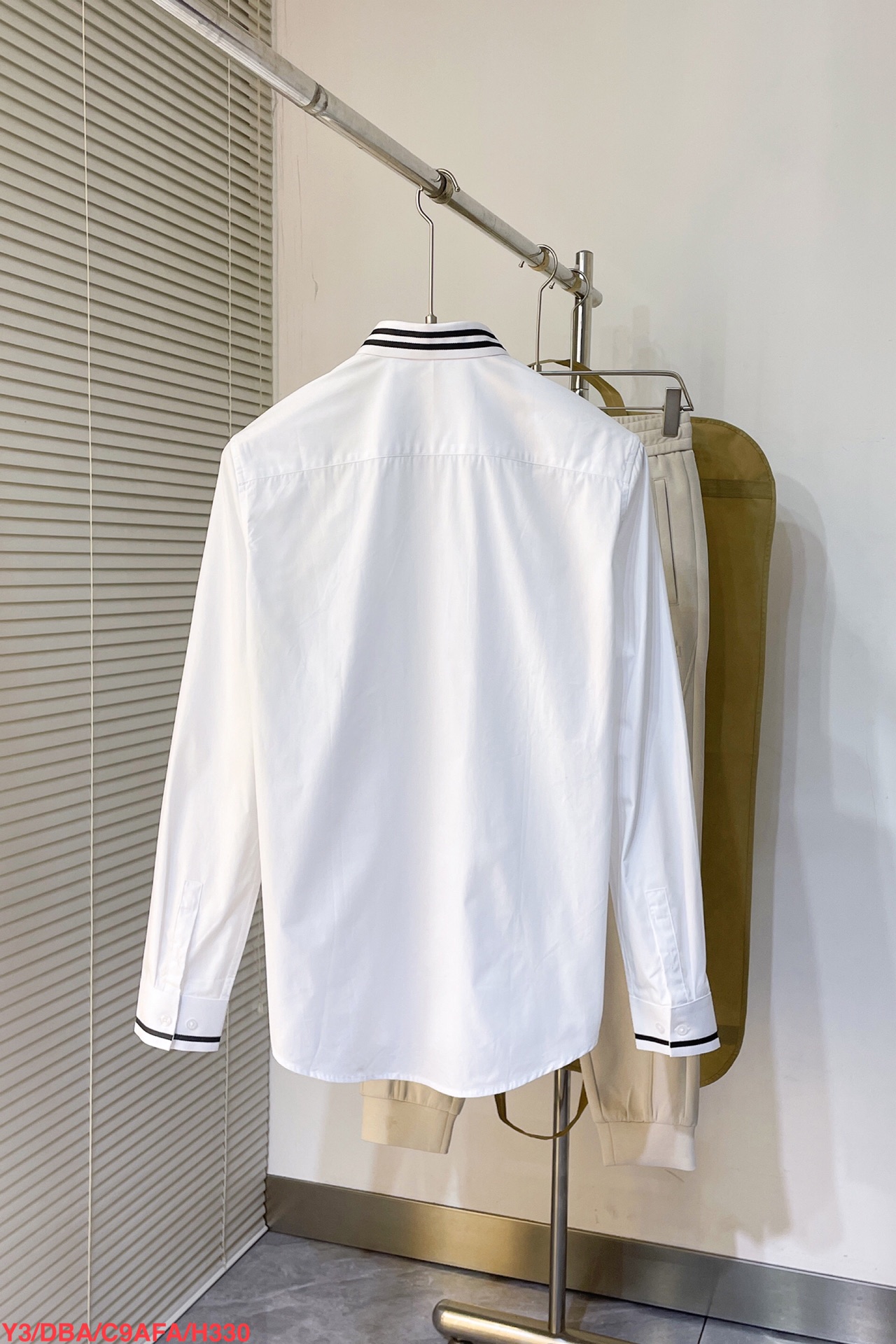 Alternative view of Shirt H330 09739