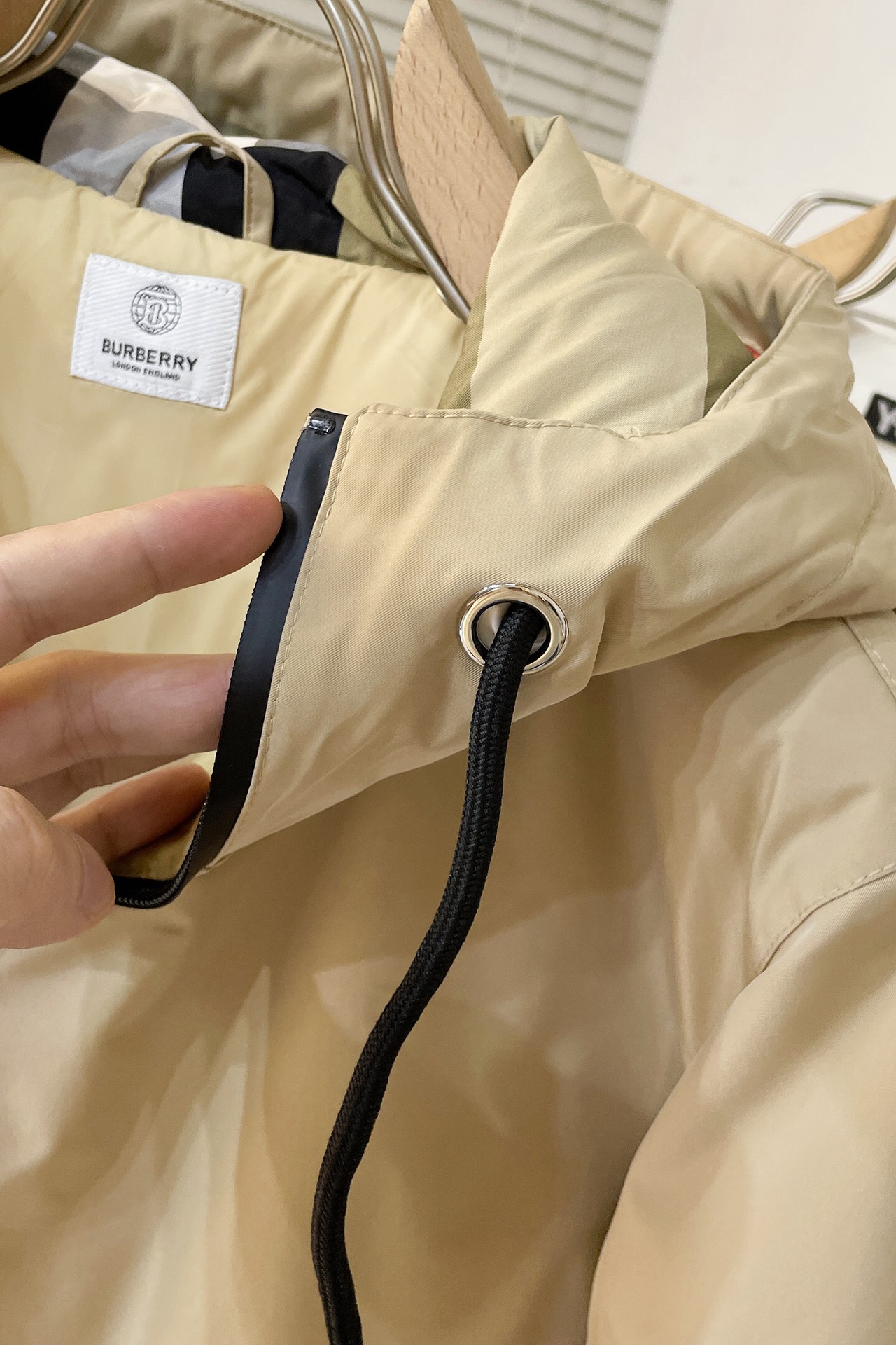 H488BRBURBERRY/巴宝莉男士连帽3M反光羽绒服！英国皇室御用品牌！英国以及欧洲等国的高端限定