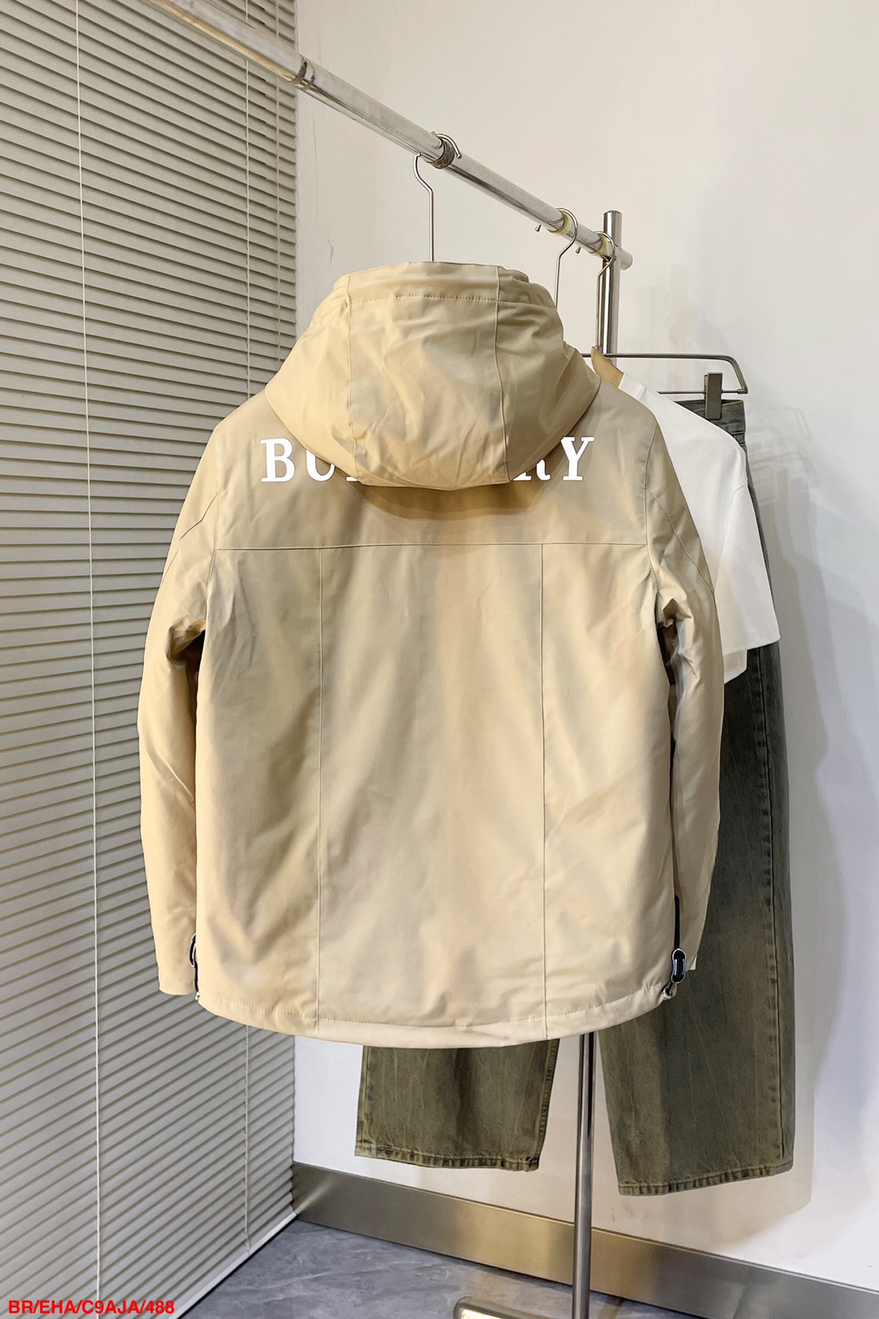 H488BRBURBERRY/巴宝莉男士连帽3M反光羽绒服！英国皇室御用品牌！英国以及欧洲等国的高端限定