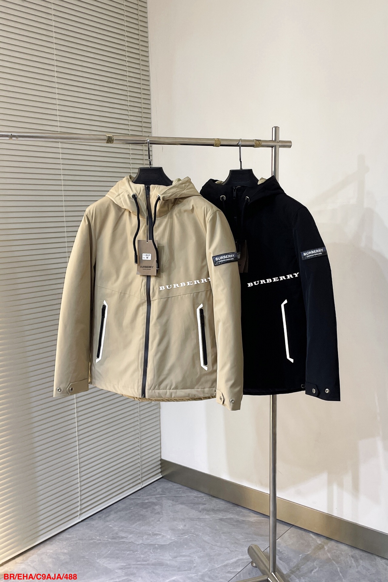 H488BRBURBERRY/巴宝莉男士连帽3M反光羽绒服！英国皇室御用品牌！英国以及欧洲等国的高端限定