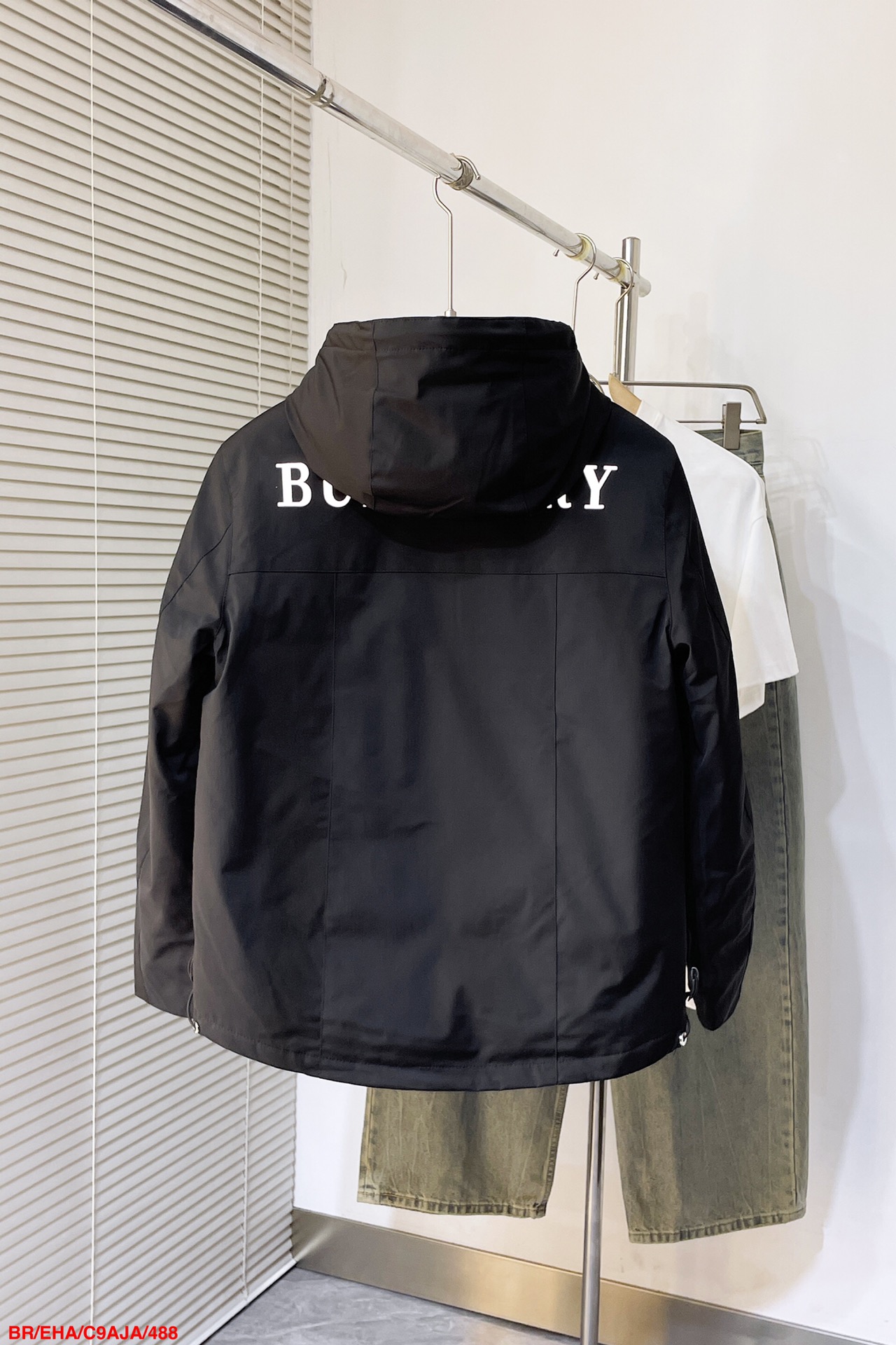 H488BRBURBERRY/巴宝莉男士连帽3M反光羽绒服！英国皇室御用品牌！英国以及欧洲等国的高端限定