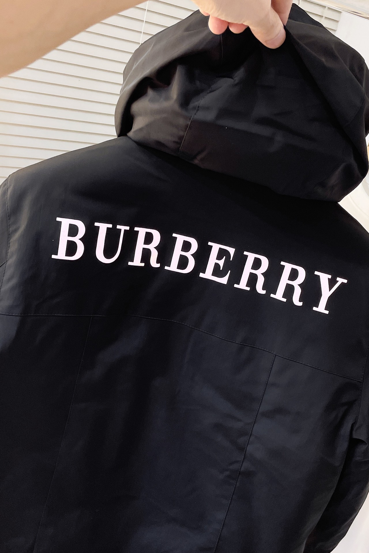 H488BRBURBERRY/巴宝莉男士连帽3M反光羽绒服！英国皇室御用品牌！英国以及欧洲等国的高端限定