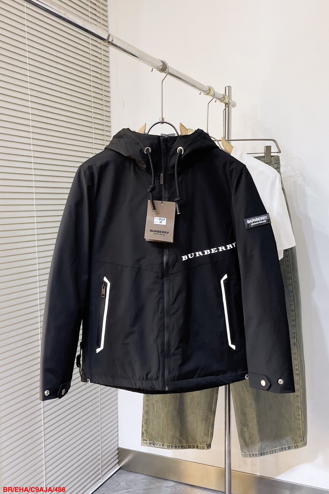 H488BRBURBERRY/巴宝莉男士连帽3M反光羽绒服！英国皇室御用品牌！英国以及欧洲等国的高端限定