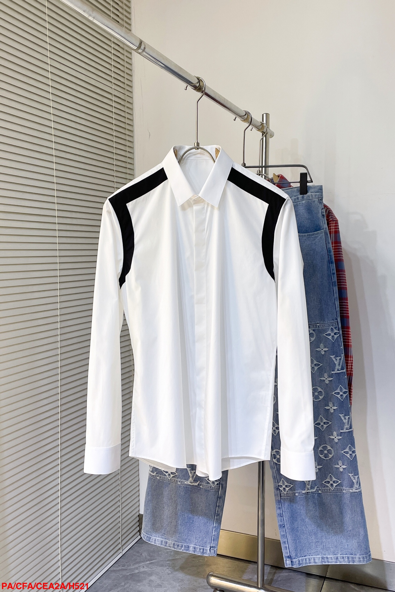 High-End Prada New Long Sleeve Shirt: Custom-Made, Comfortable, Impeccable Design, High Quality. - 图片 3