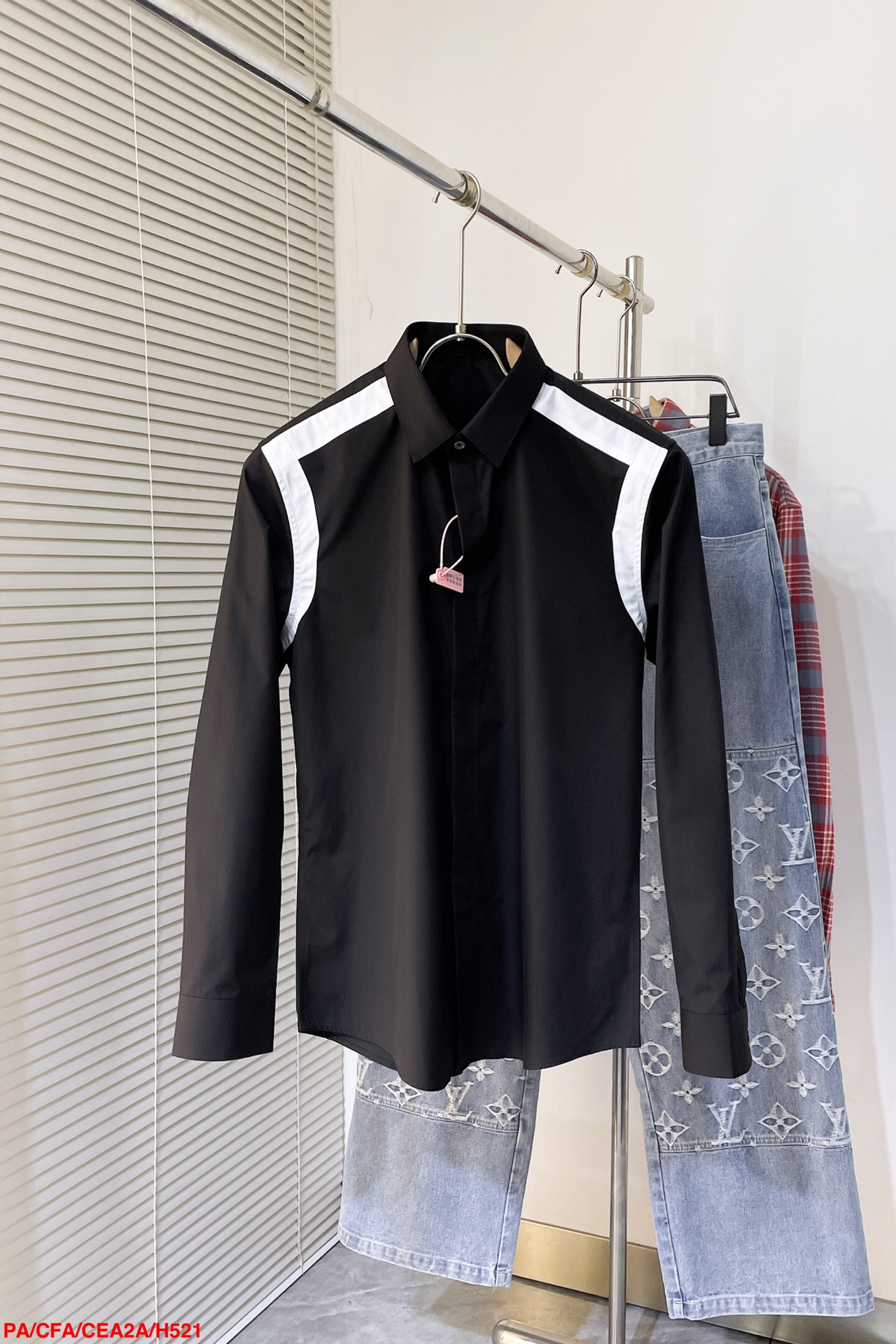 High-End Prada New Long Sleeve Shirt: Custom-Made, Comfortable, Impeccable Design, High Quality. - 图片 2