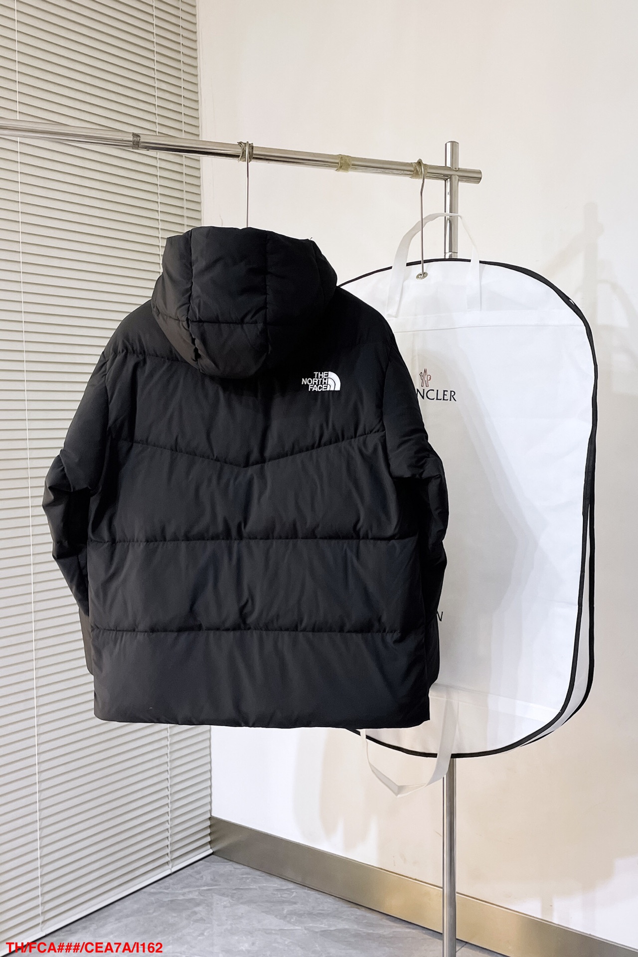 ️️️l162THTHENORTHFACE/北面24冬款三色刺绣logo连帽韩国代购防水防风鸭绒羽绒服货