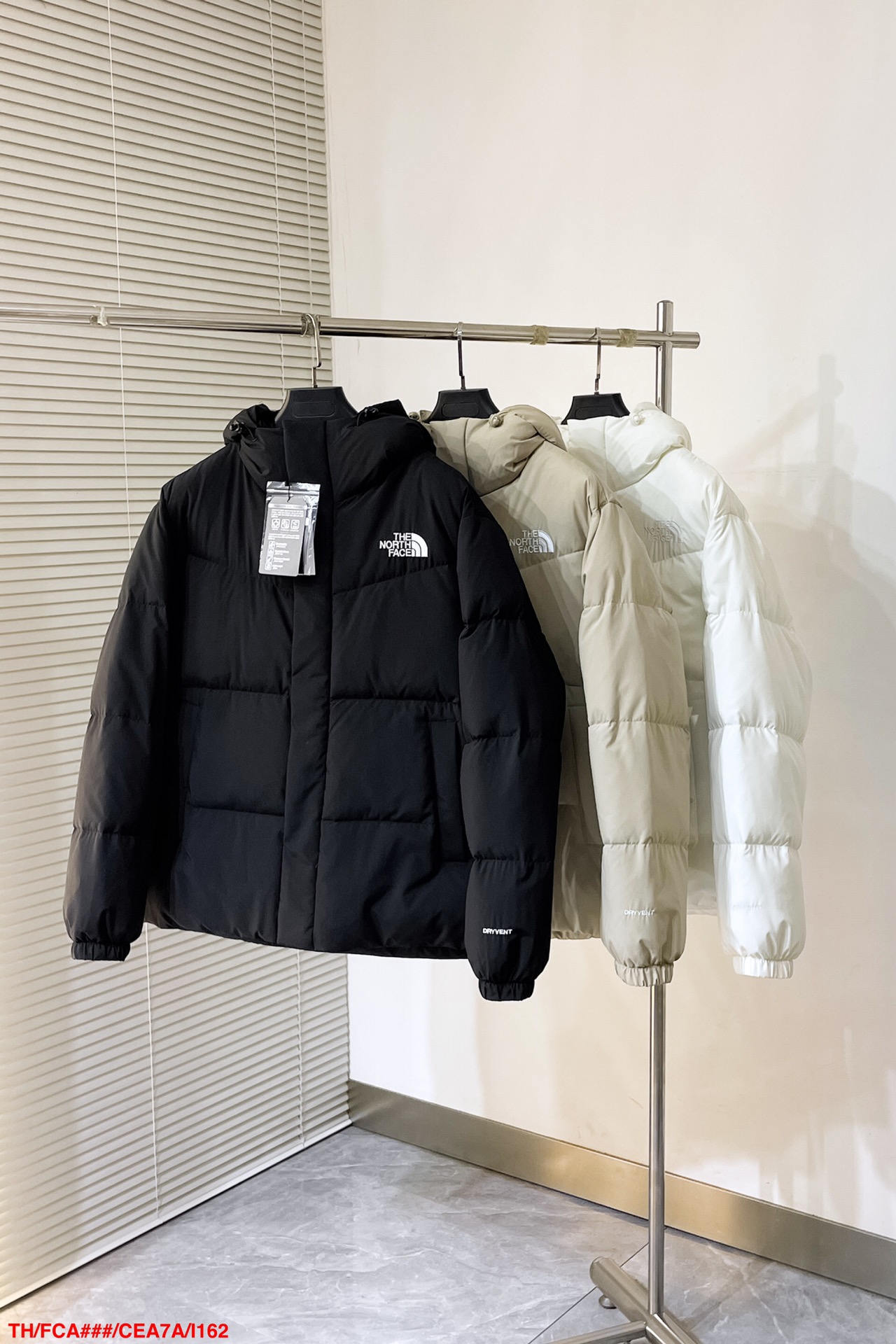 ️️️l162THTHENORTHFACE/北面24冬款三色刺绣logo连帽韩国代购防水防风鸭绒羽绒服货