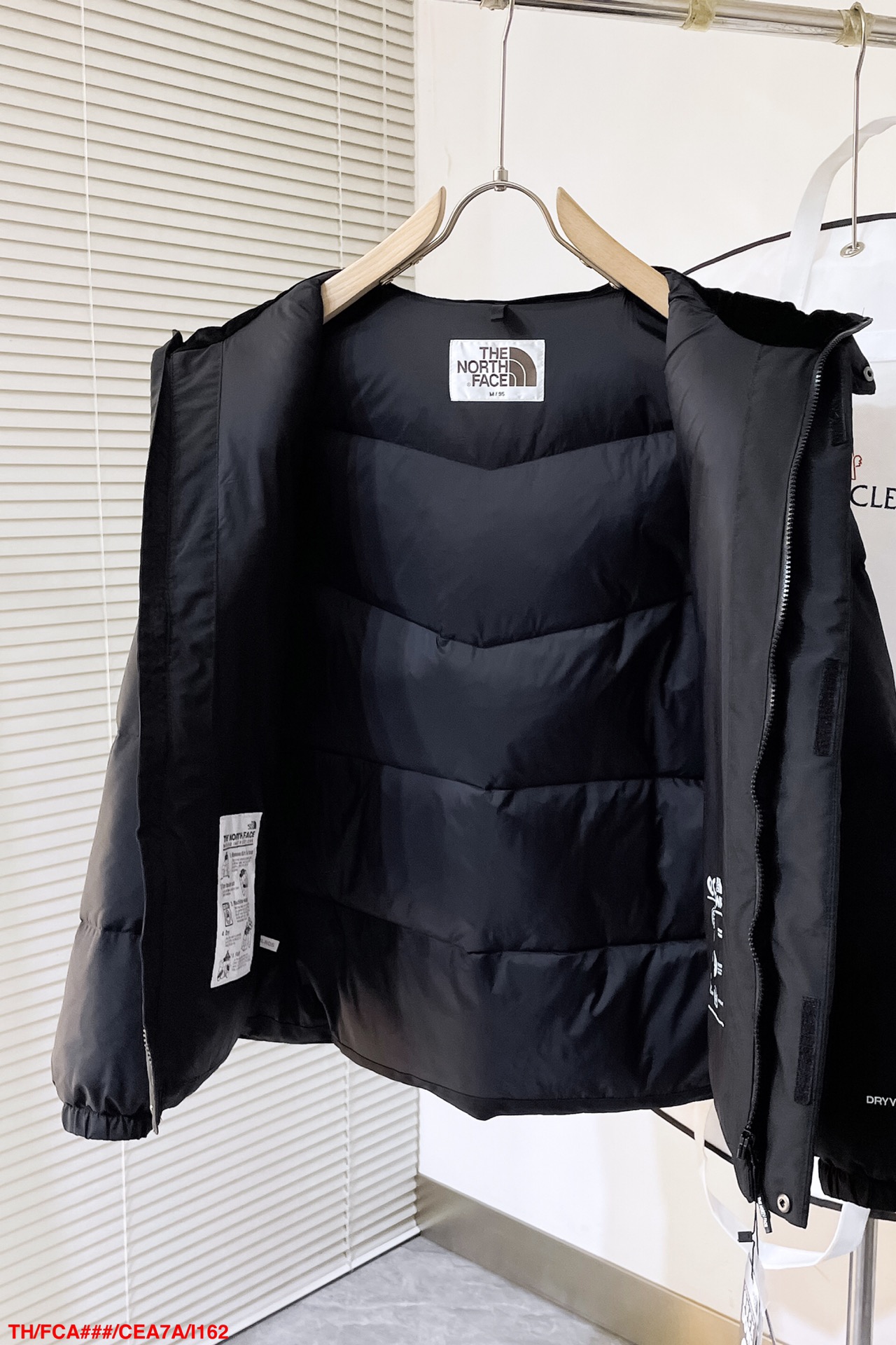 ️️️l162THTHENORTHFACE/北面24冬款三色刺绣logo连帽韩国代购防水防风鸭绒羽绒服货