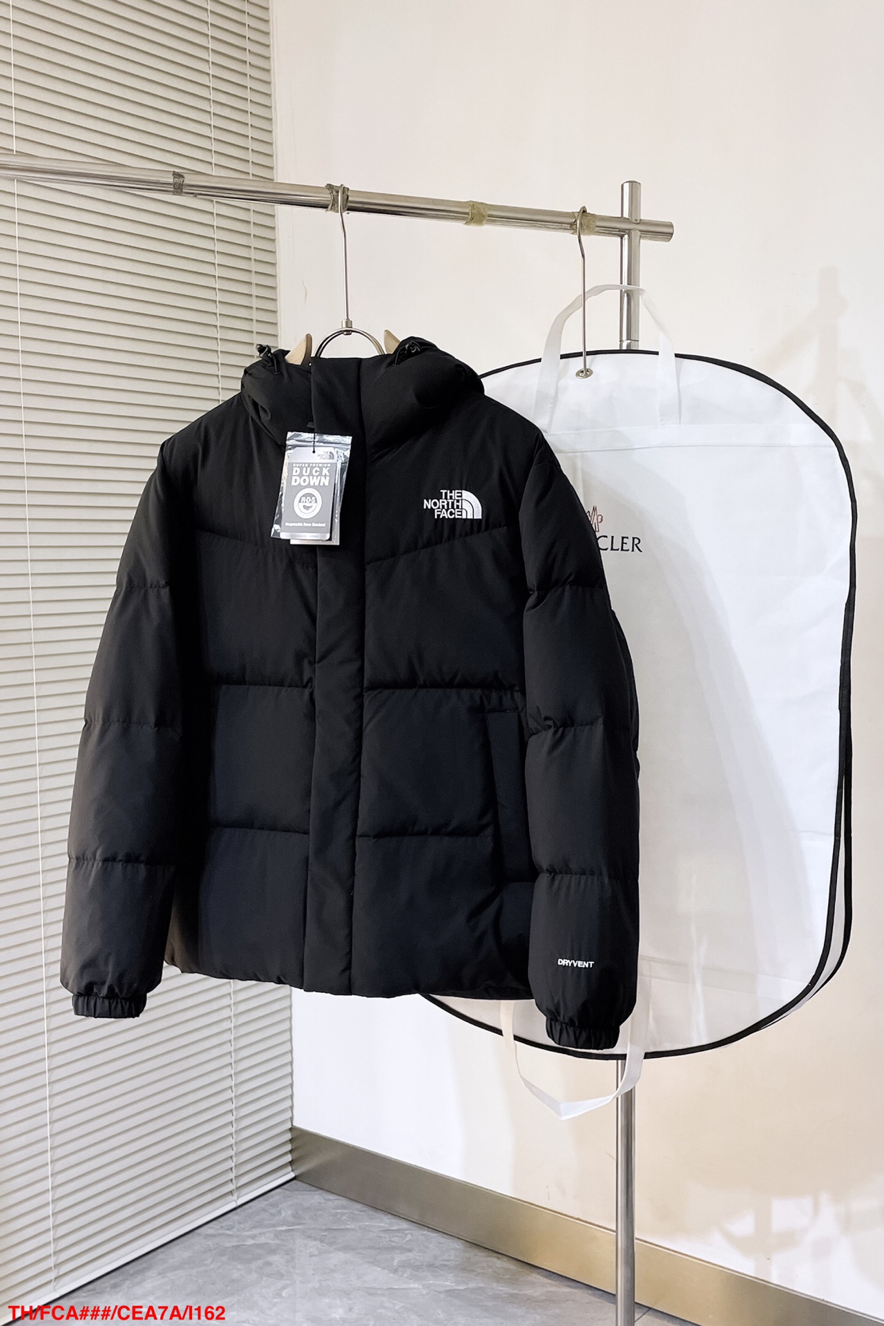 ️️️l162THTHENORTHFACE/北面24冬款三色刺绣logo连帽韩国代购防水防风鸭绒羽绒服货