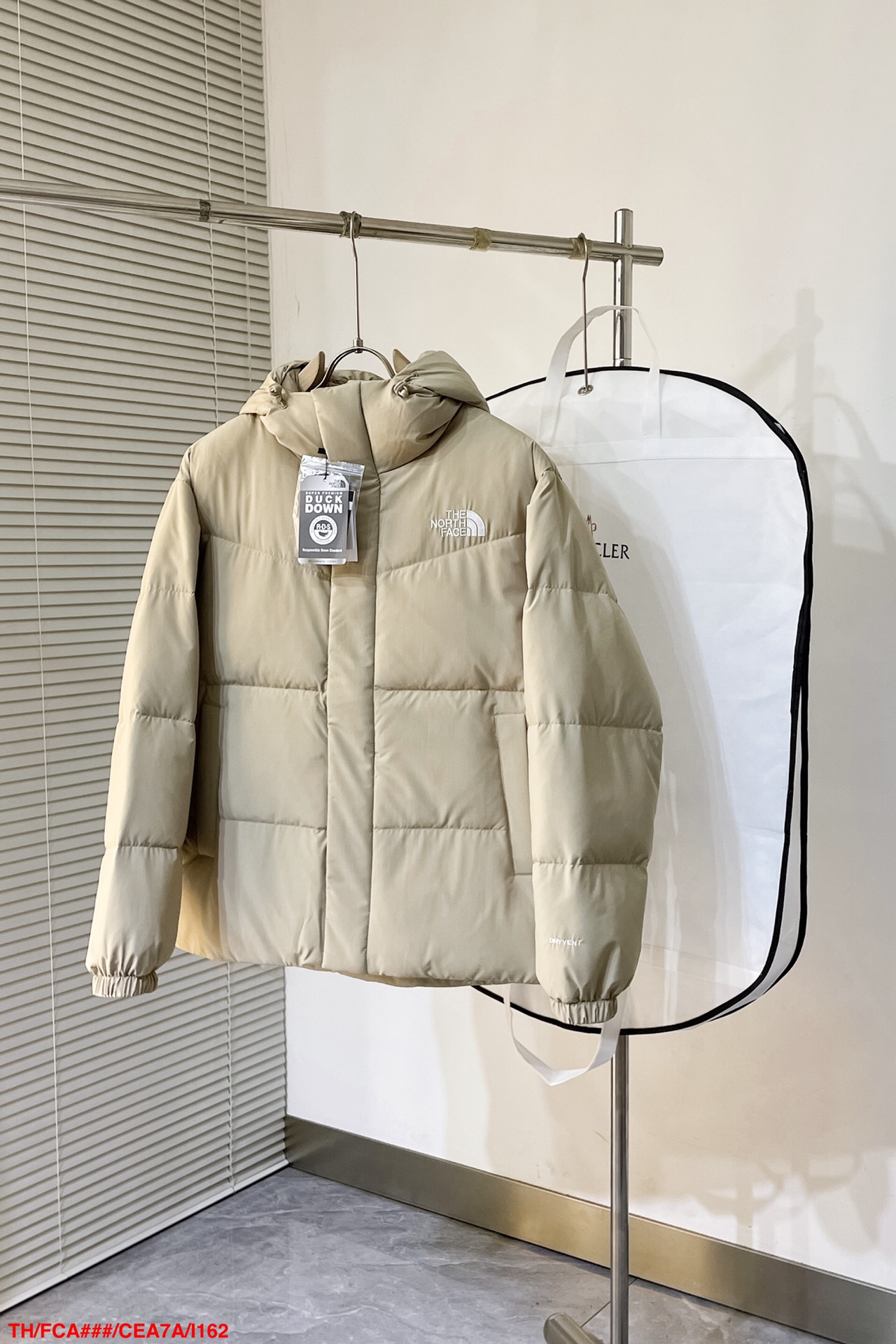 ️️️l162THTHENORTHFACE/北面24冬款三色刺绣logo连帽韩国代购防水防风鸭绒羽绒服货