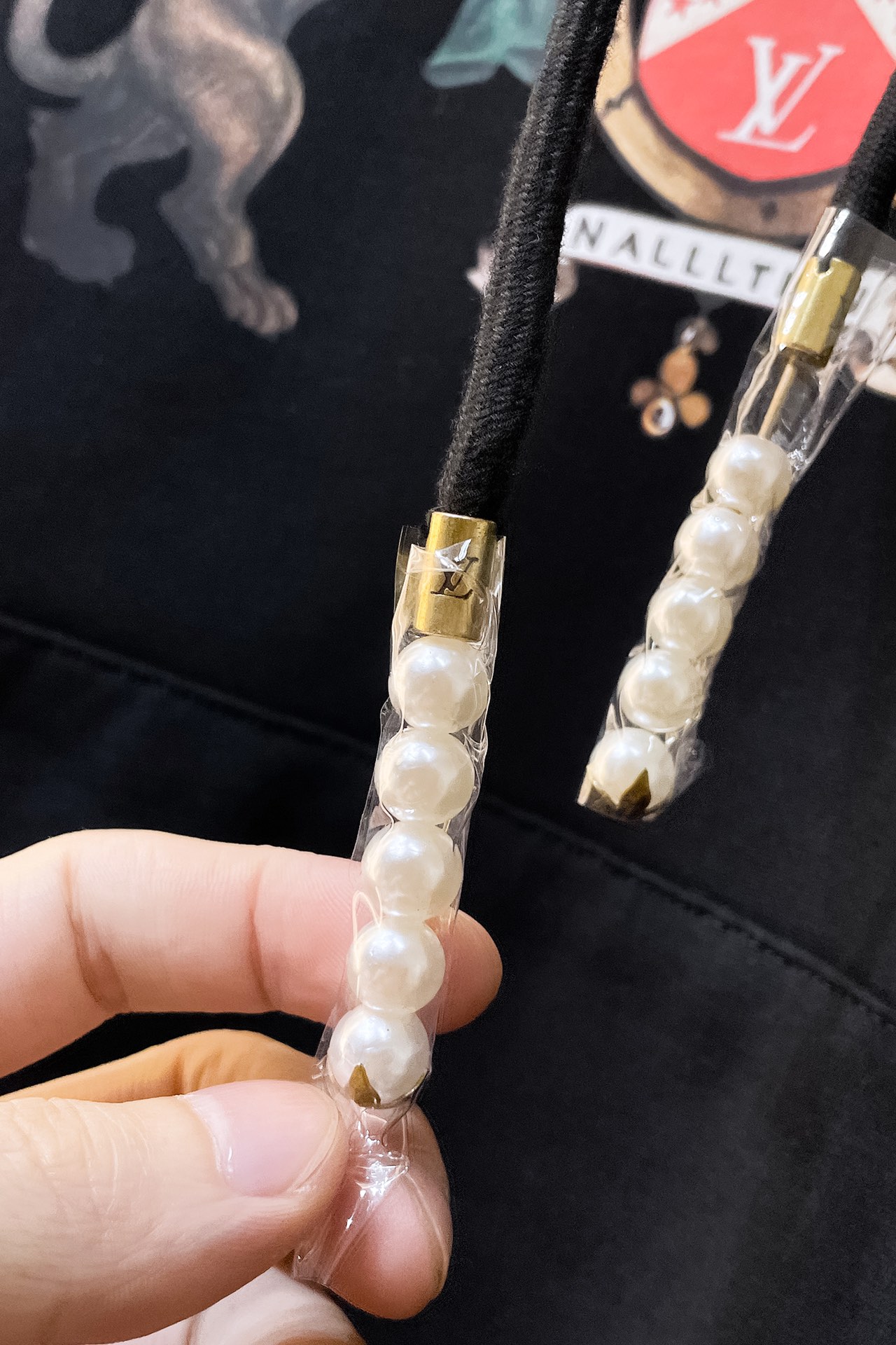   I428 LVV/路易威登 24FW早秋新款连帽卫衣，男女同款！独特吸引人的眼球，这一款卫衣品相品质