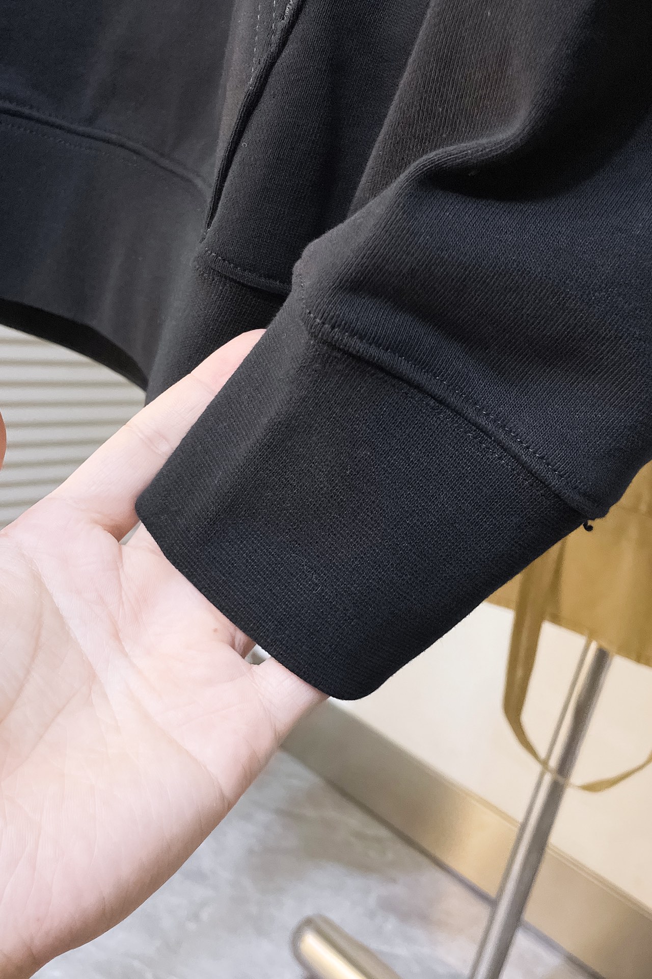   I428 LVV/路易威登 24FW早秋新款连帽卫衣，男女同款！独特吸引人的眼球，这一款卫衣品相品质