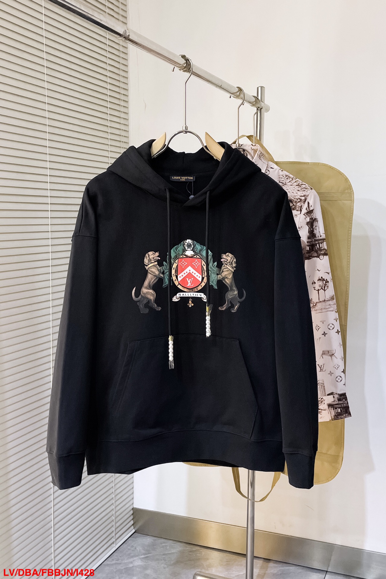   I428 LVV/路易威登 24FW早秋新款连帽卫衣，男女同款！独特吸引人的眼球，这一款卫衣品相品质