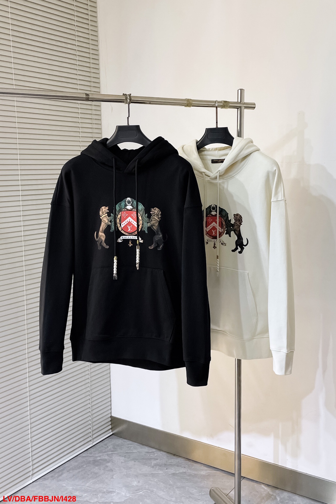   I428 LVV/路易威登 24FW早秋新款连帽卫衣，男女同款！独特吸引人的眼球，这一款卫衣品相品质