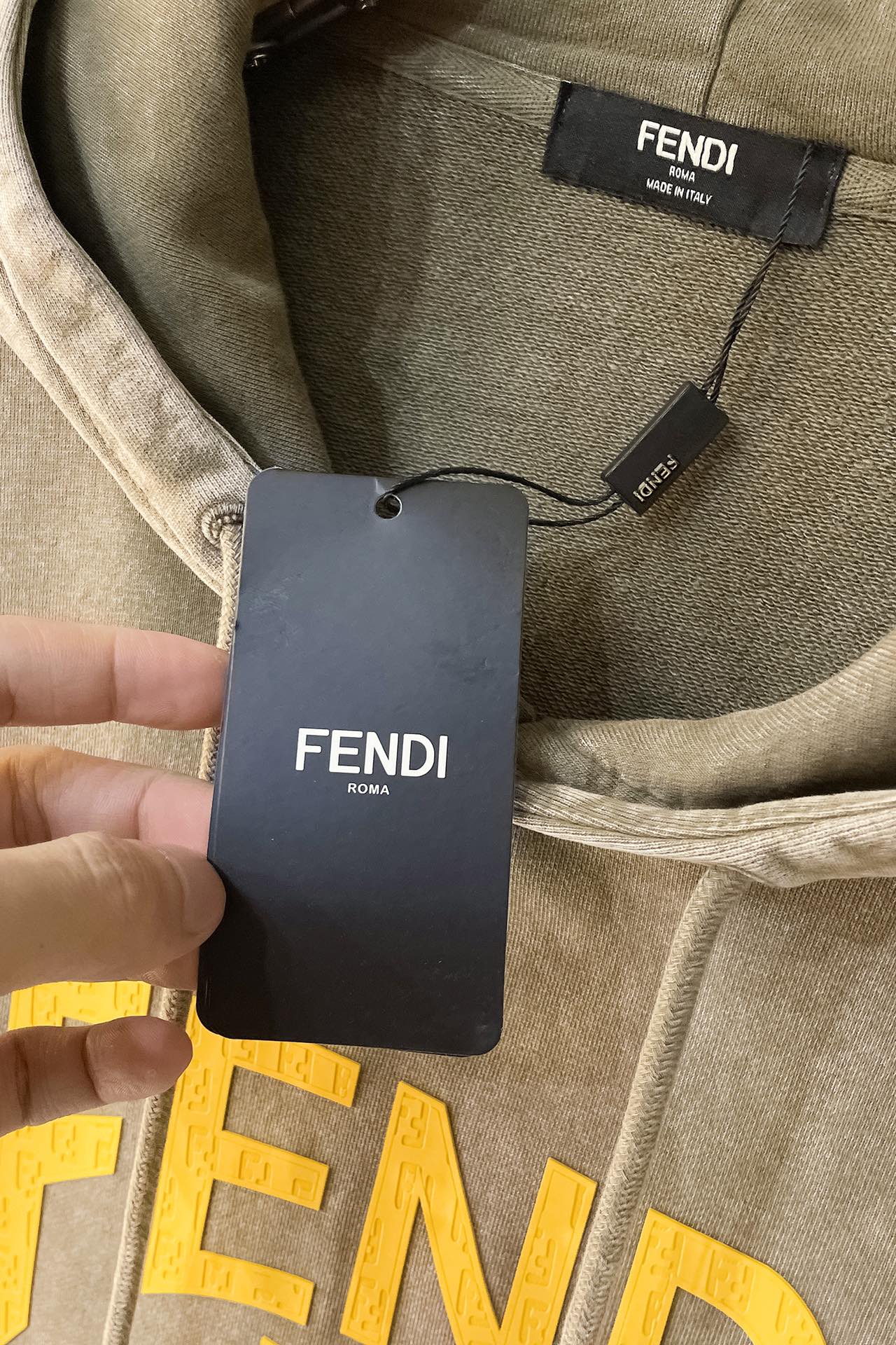   I497 FD🔥Fendi SS秋冬新款连帽卫衣，胸口精致立体印花，袋鼠兜口袋．简单高级不啰嗦！重工