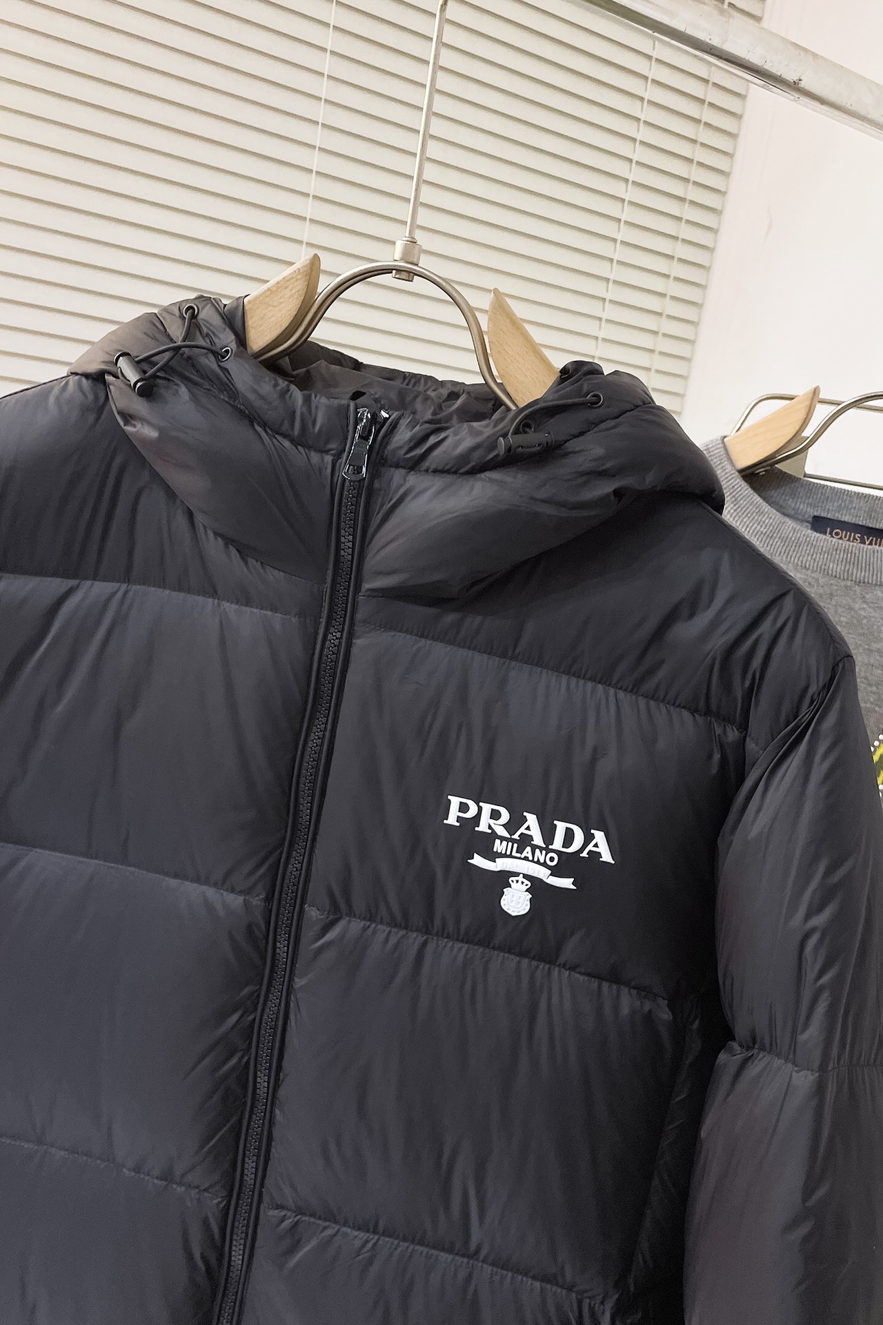 ️️️I576PA羽绒服-Prada普拉达独家专供秋冬新款连帽羽绒服贸易公司渠道稀出降温天气必备的保暖单