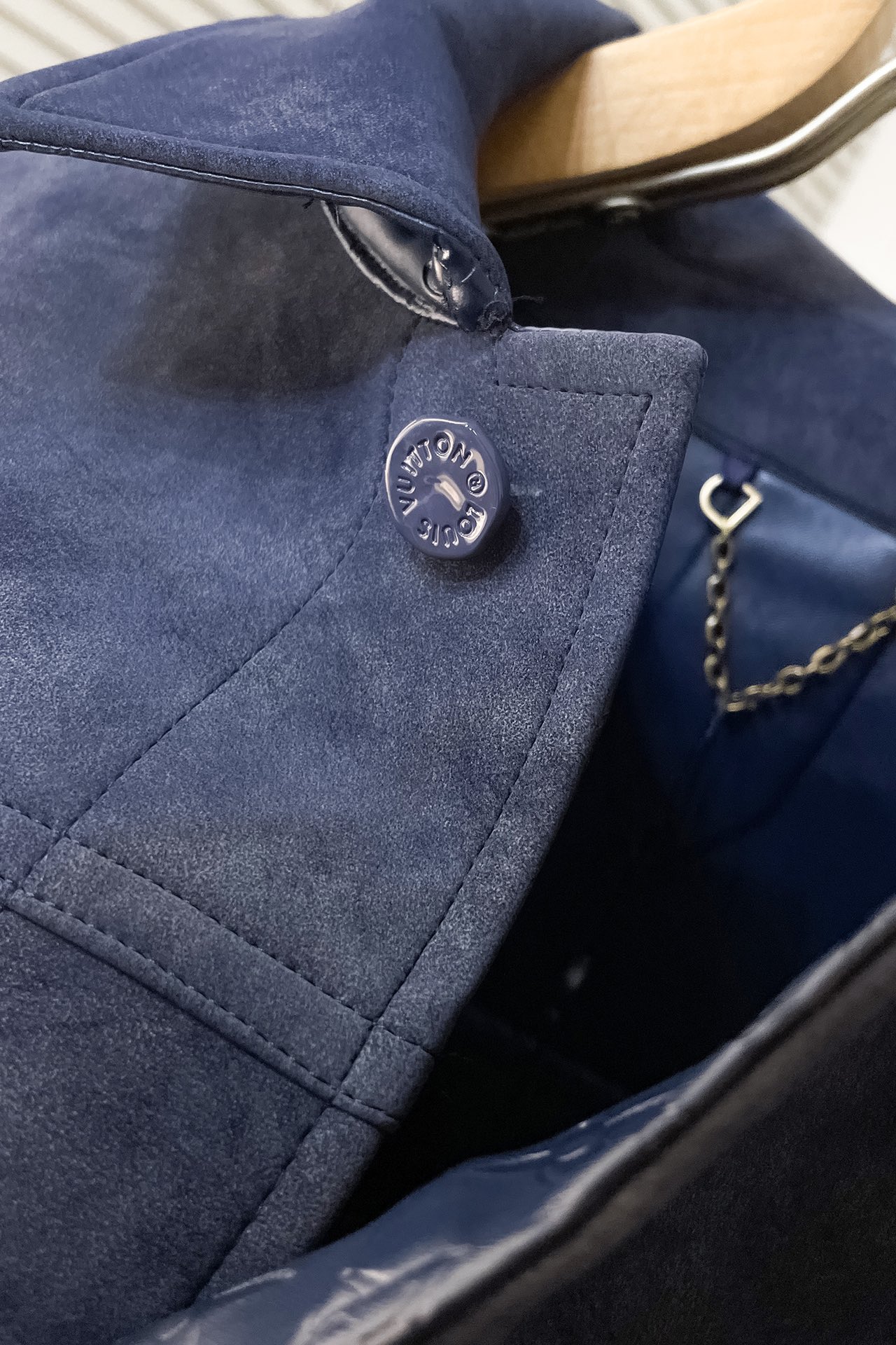 Luxury Leather Jacket with Classic Design and Fine Craftsmanship: A Must-Have for Autumn/Winter - 图片 6